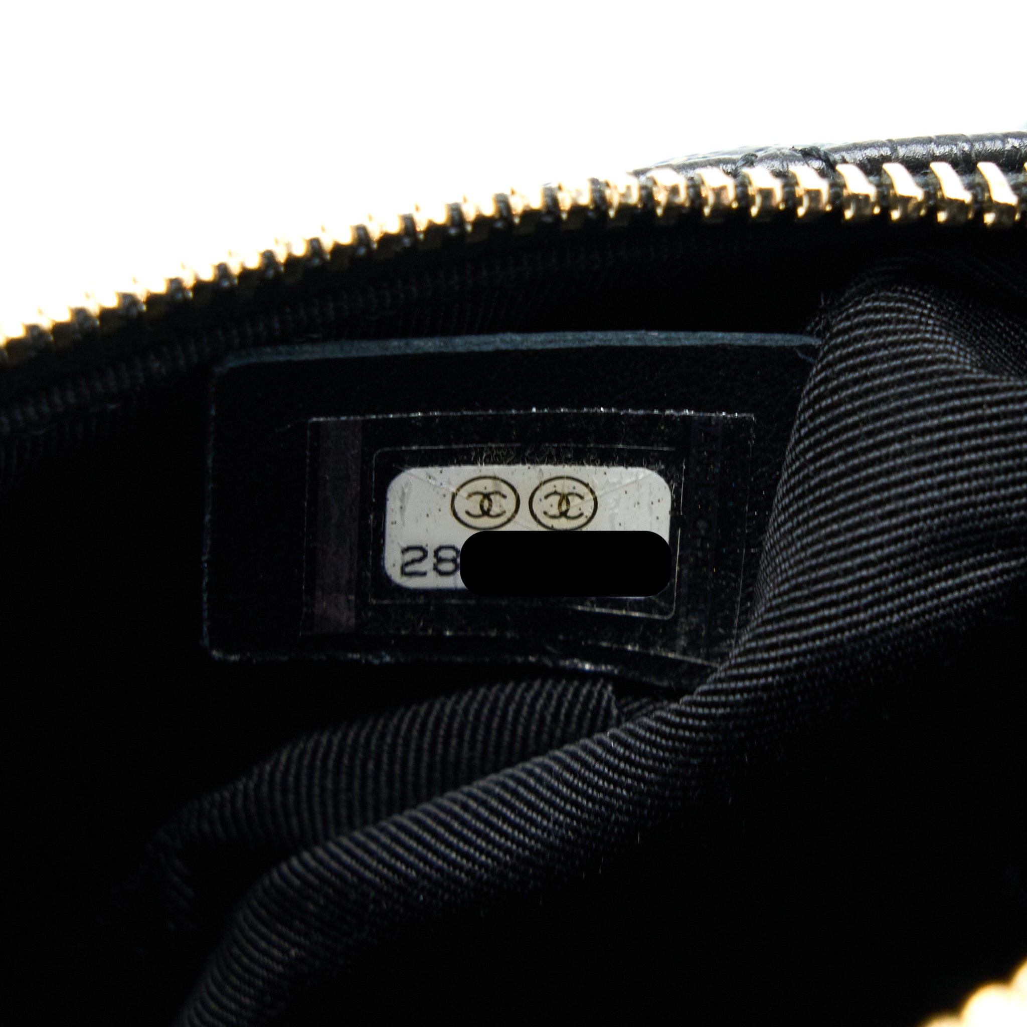 CHANEL SEASONAL WAIST BAG CALFSKIN BLACK/GOLD GHW