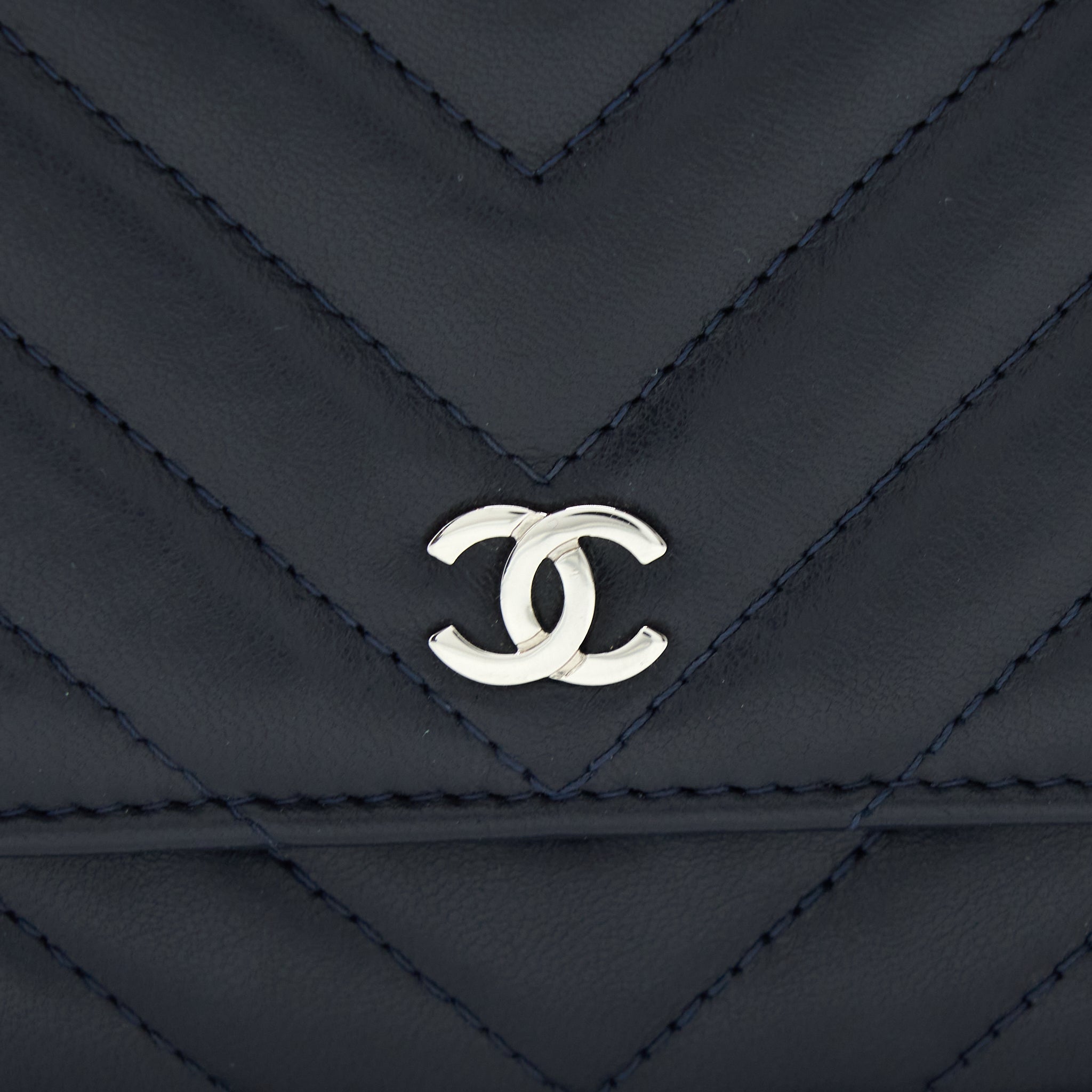 CHANEL WALLET ON CHAIN CHEVRON LAMBSKIN NAVY SHW