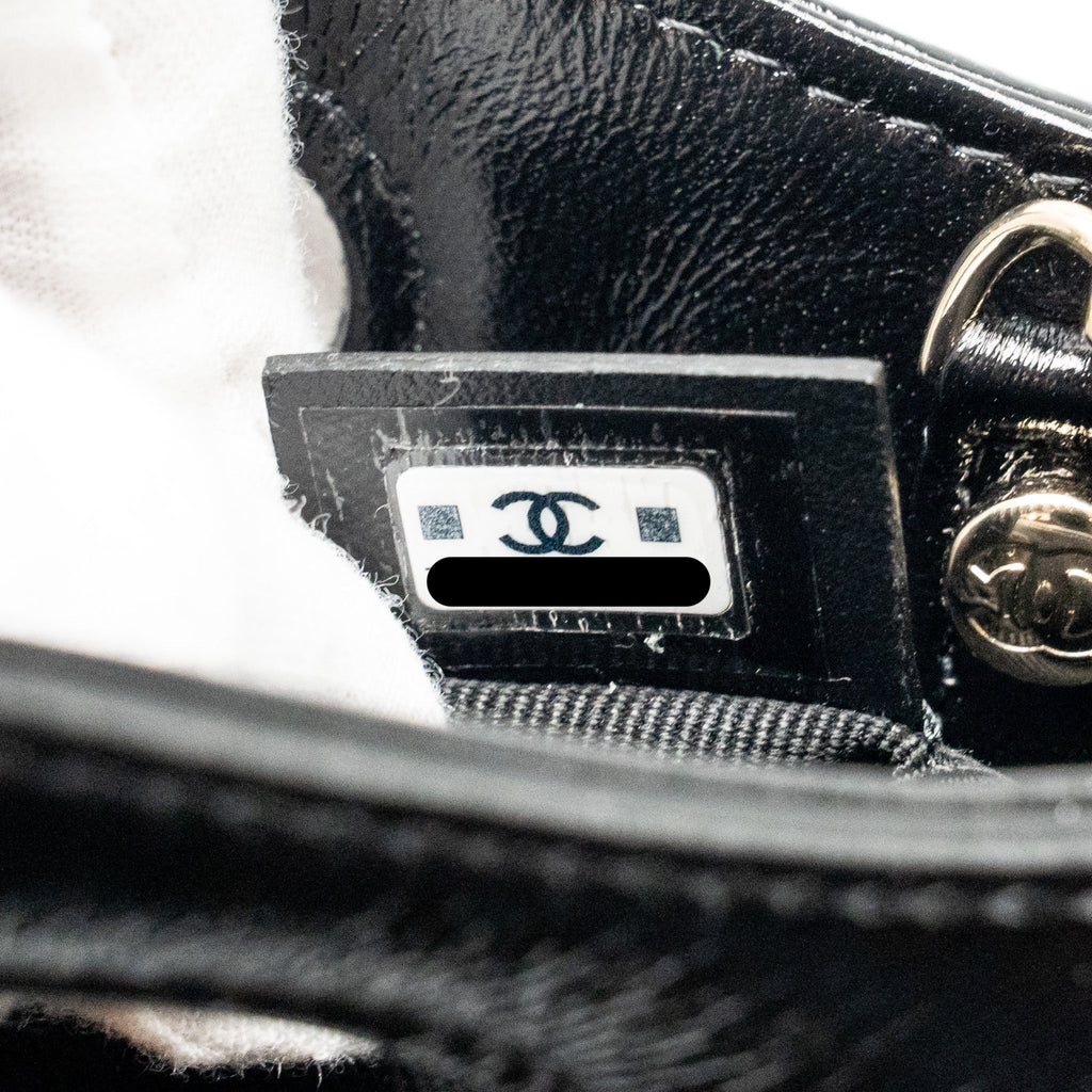 CHANEL MINI 31 CLUTCH WITH CHAIN SHINY LAMBSKIN BLACK LGHW (MICROCHIP)