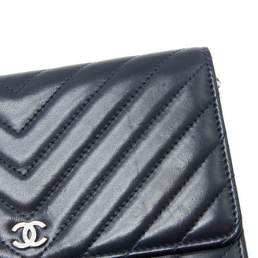 CHANEL WALLET ON CHAIN CHEVRON LAMBSKIN NAVY SHW