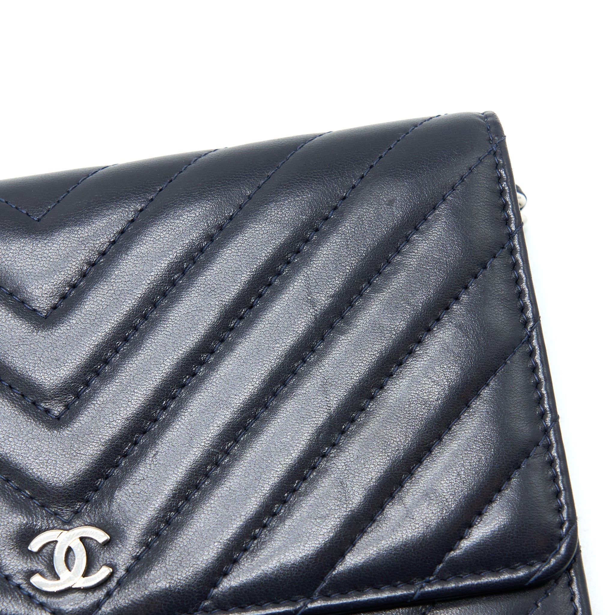 CHANEL WALLET ON CHAIN CHEVRON LAMBSKIN NAVY SHW