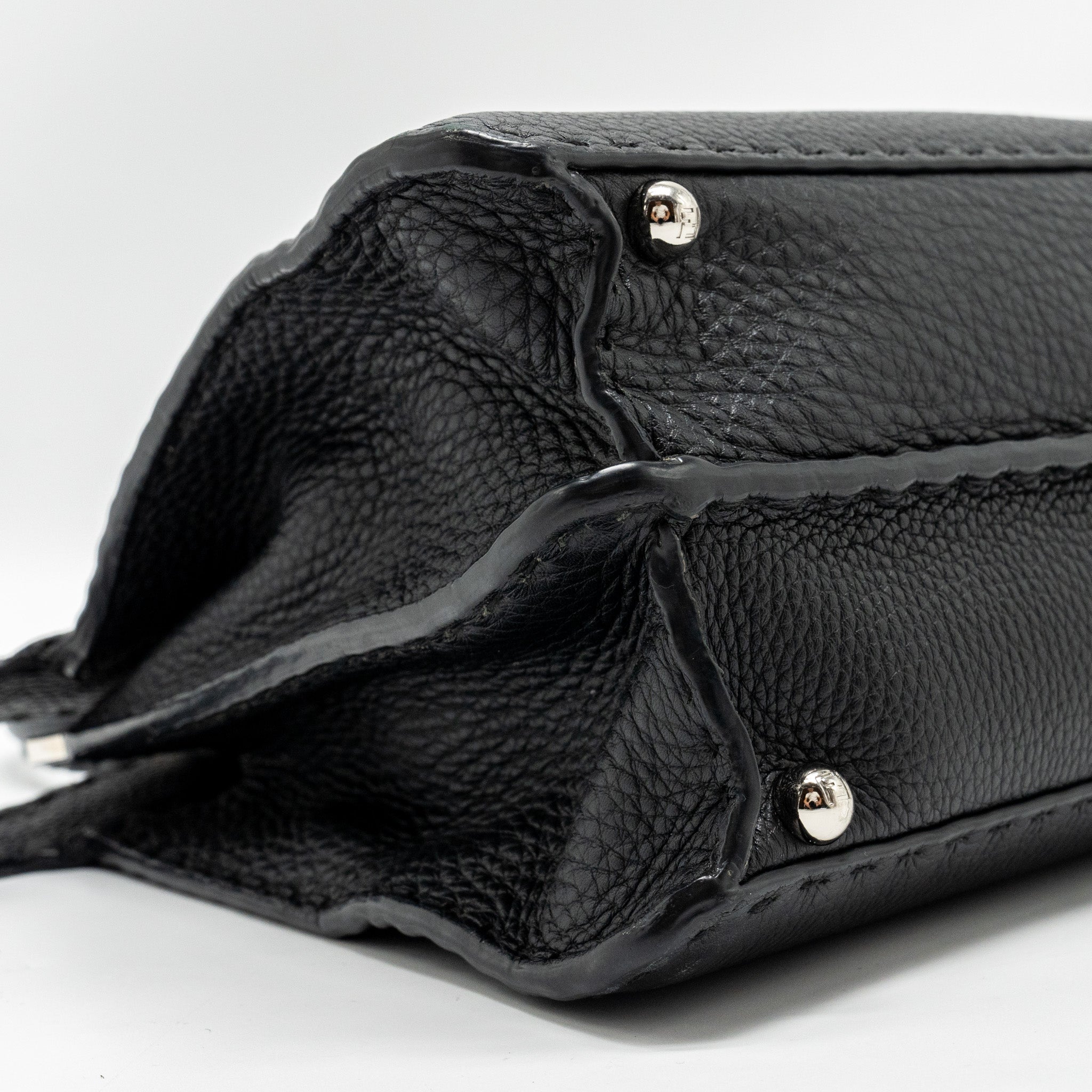FENDI MEDIUM PEEKABOO BAG CALFSKIN BLACK SHW