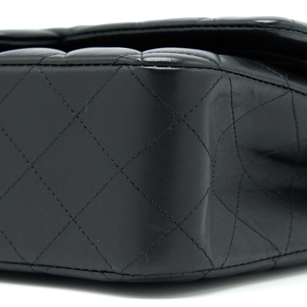 CHANEL MEDIUM CLASSIC FLAP BAG LAMBSKIN BLACK RGHW (MICROCHIP)