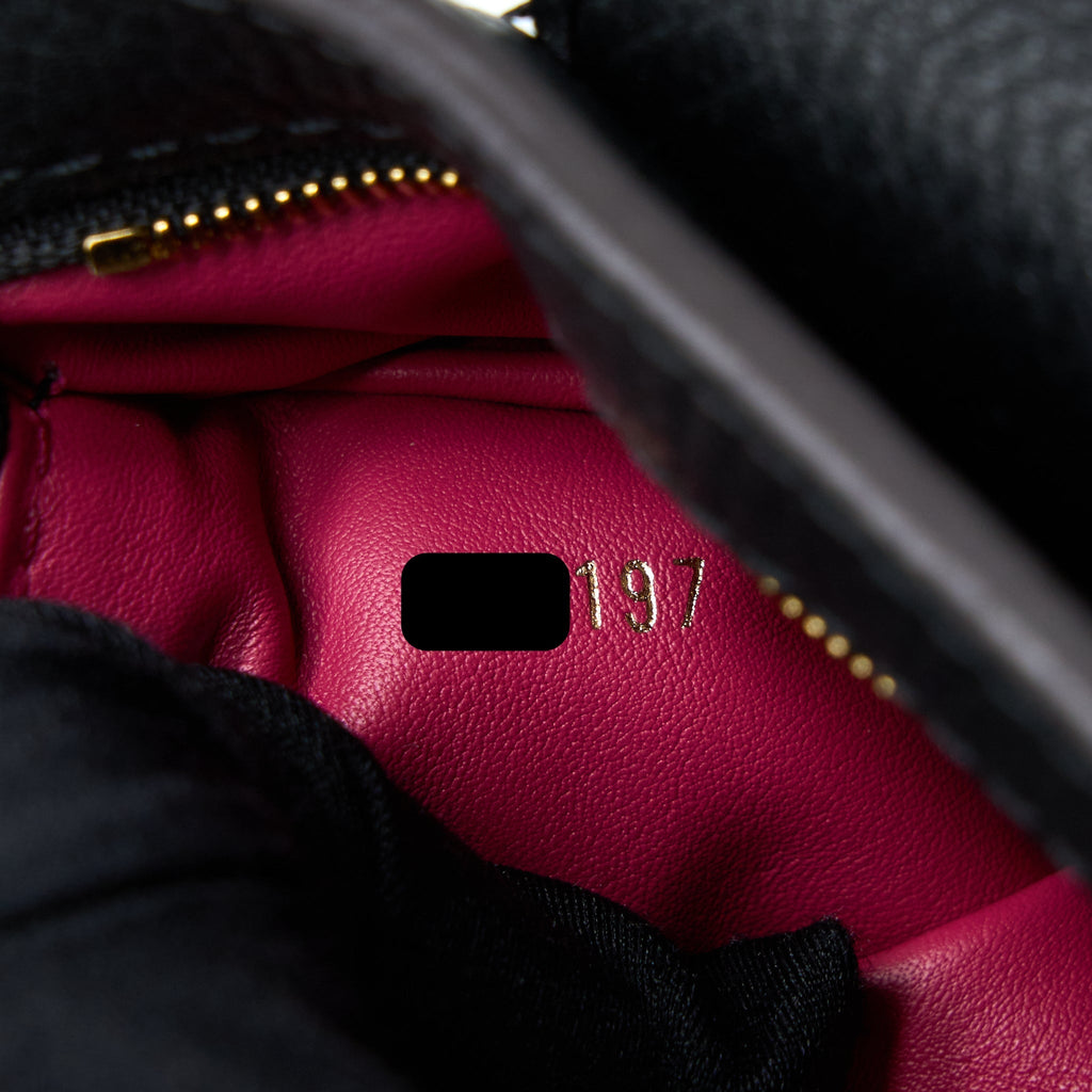 LOUIS VUITTON CAPUCINES MM TAURILLON BLACK GHW