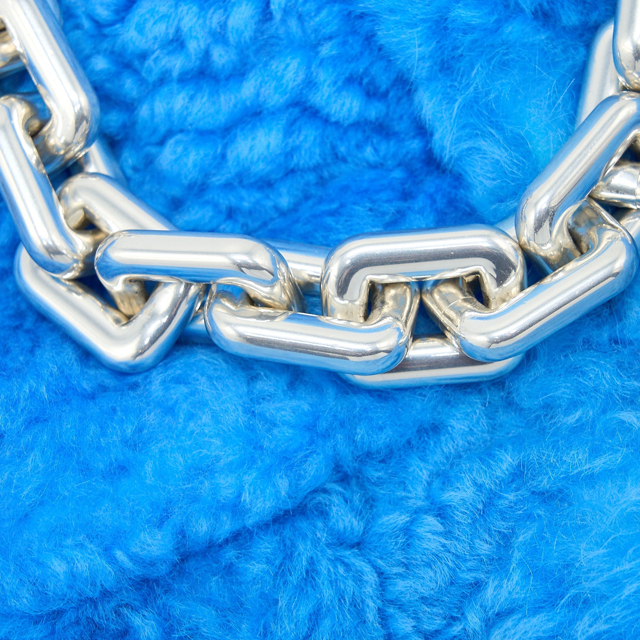 BOTTEGA VENETA FUR BAG WITH CHAIN SHEARLING/LAMBSKIN BLUE SHW