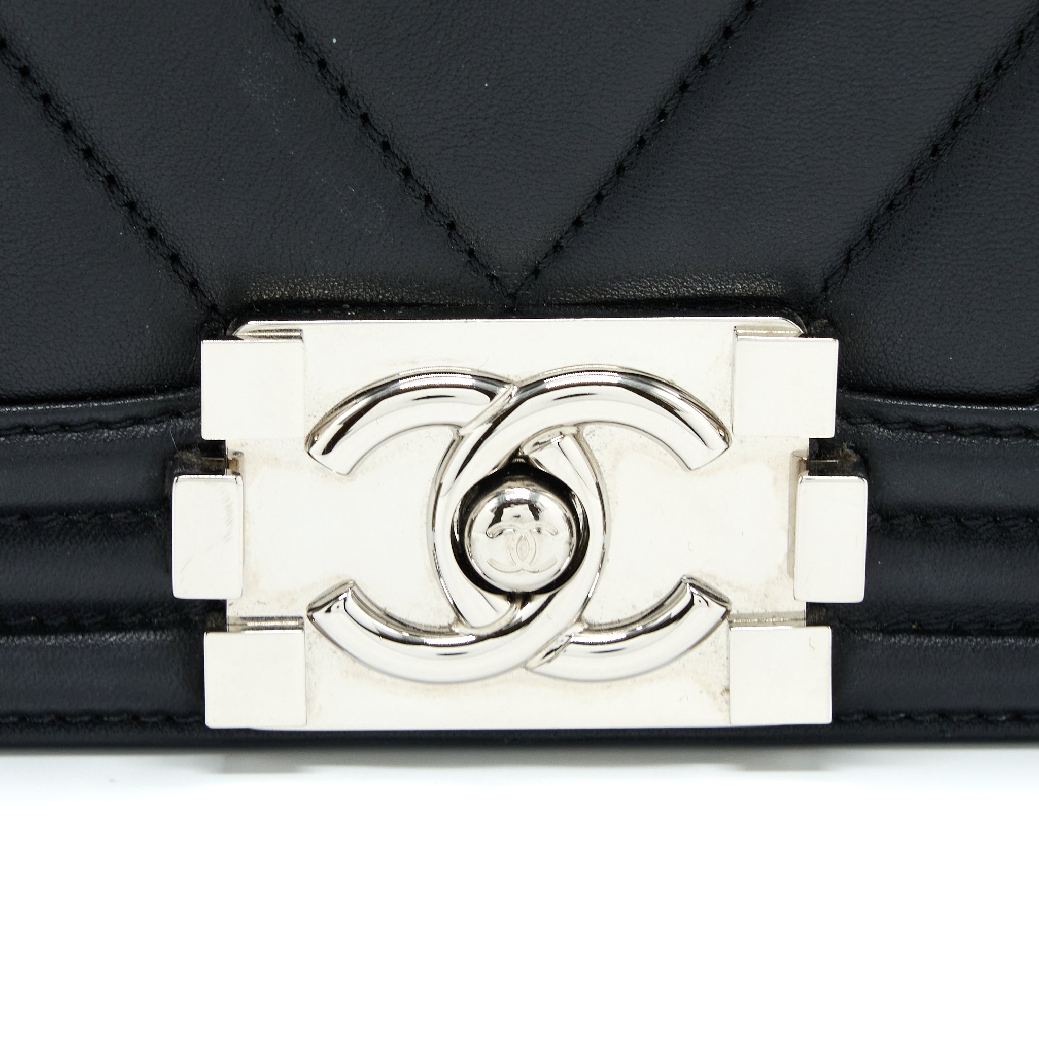 CHANEL NEW MEDIUM BOY BAG CHEVRON LAMBSKIN BLACK SHW