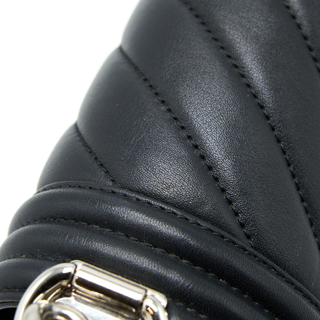 CHANEL NEW MEDIUM BOY BAG CHEVRON LAMBSKIN BLACK SHW