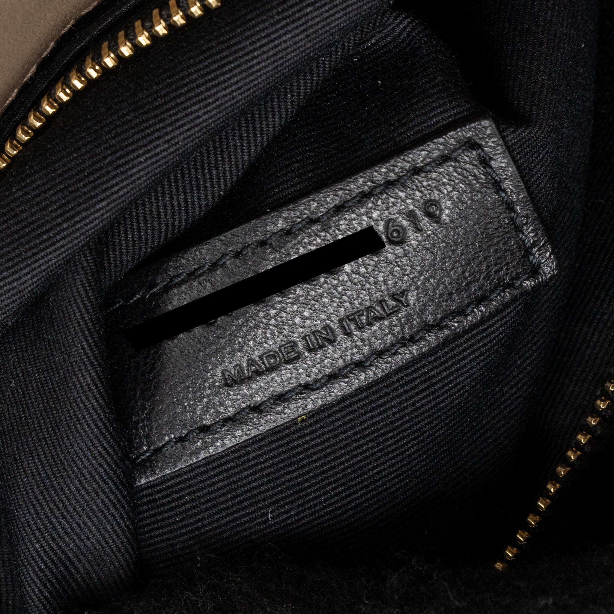 SAINT LAURENT MEDIUM LOULOU SHOULDER BAG BEIGE GHW