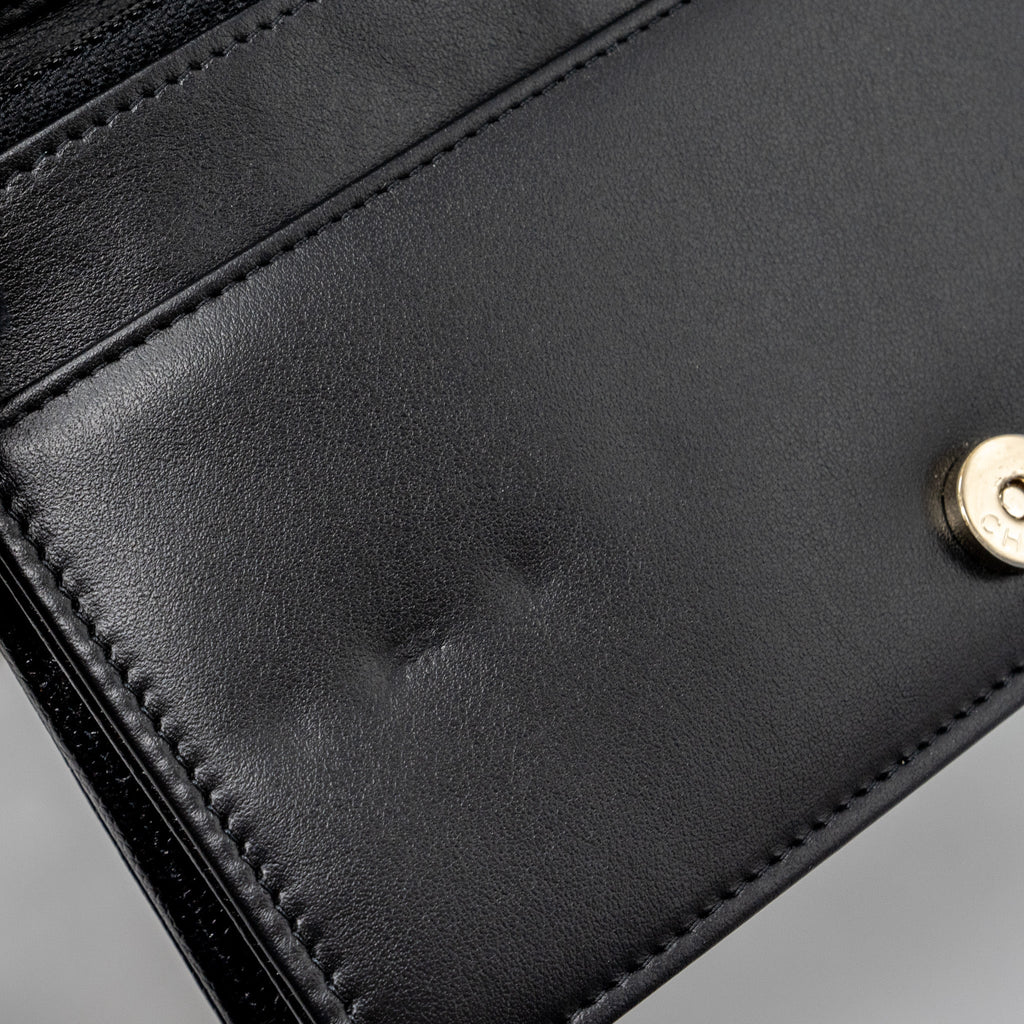 CHANEL BOY WALLET ON CHAIN CAVIAR BLACK LGHW (MICROCHIP)