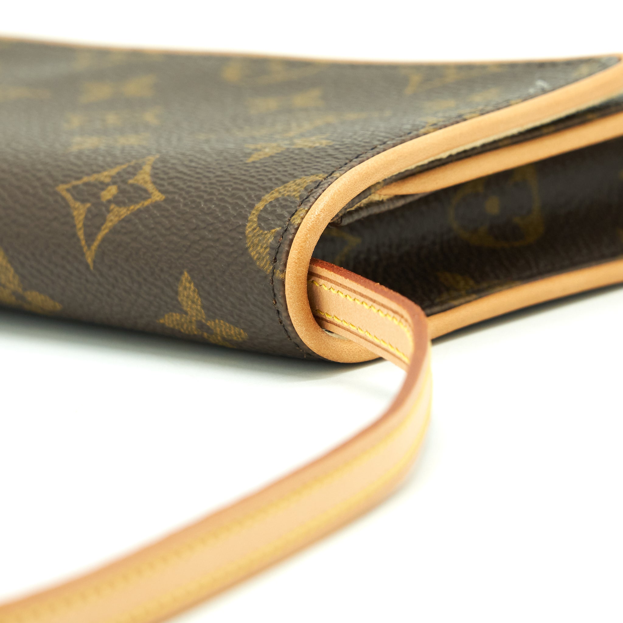 LOUIS VUITTON VINTAGE BELT BAG MONOGRAM CANVAS YEAR 2001