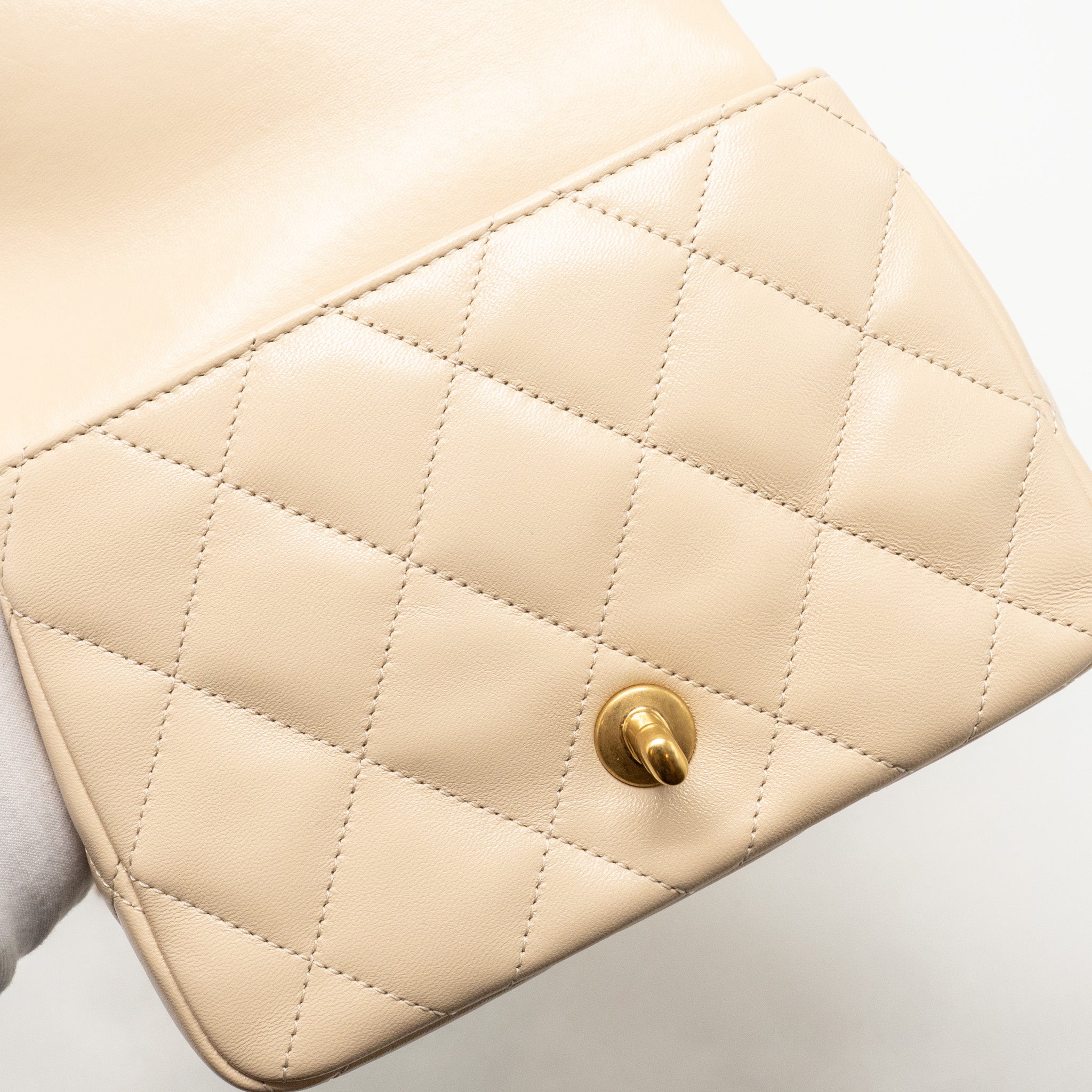 CHANEL 25C COCO LOVE ADJUSTABLE CHAIN SHINY LAMBSKIN BEIGE GHW (MICROCHIP)