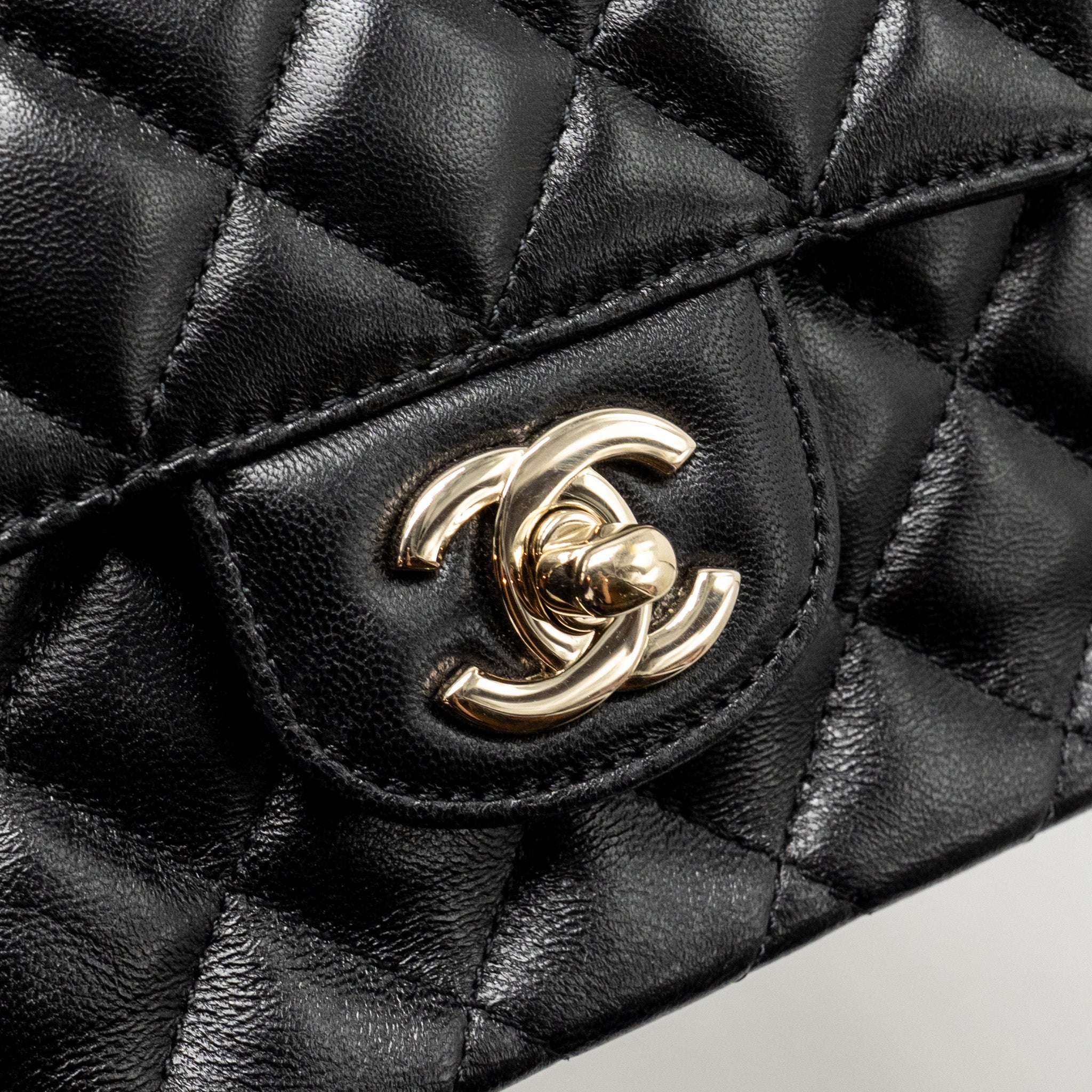 CHANEL 23A CRYSTAL TOP HANDLE FLAP BAG SHINY LAMBSKIN BLACK LGHW(MICROCHIP)