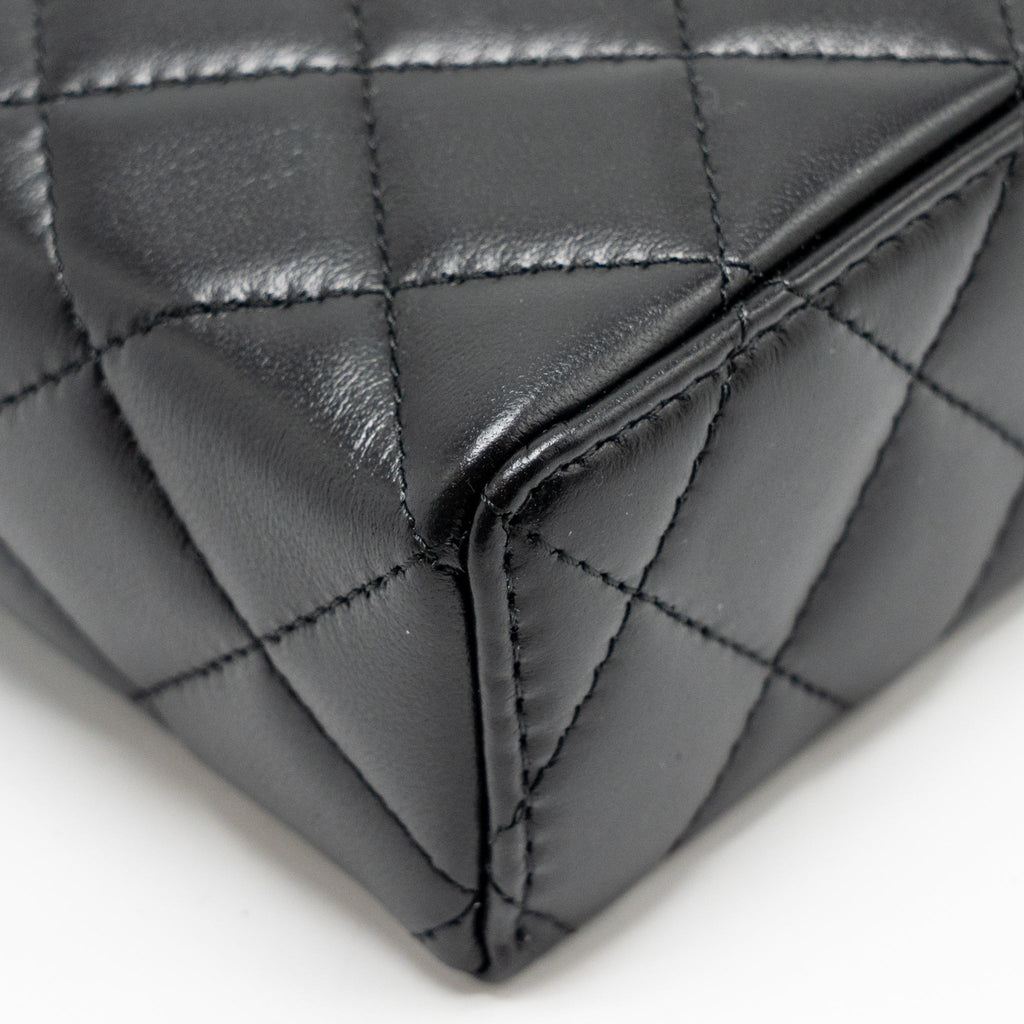 CHANEL 25B CC TOP HANDLE VANITY WITH CHAIN LAMBSKIN BLACK LGHW (MICROCHIP)