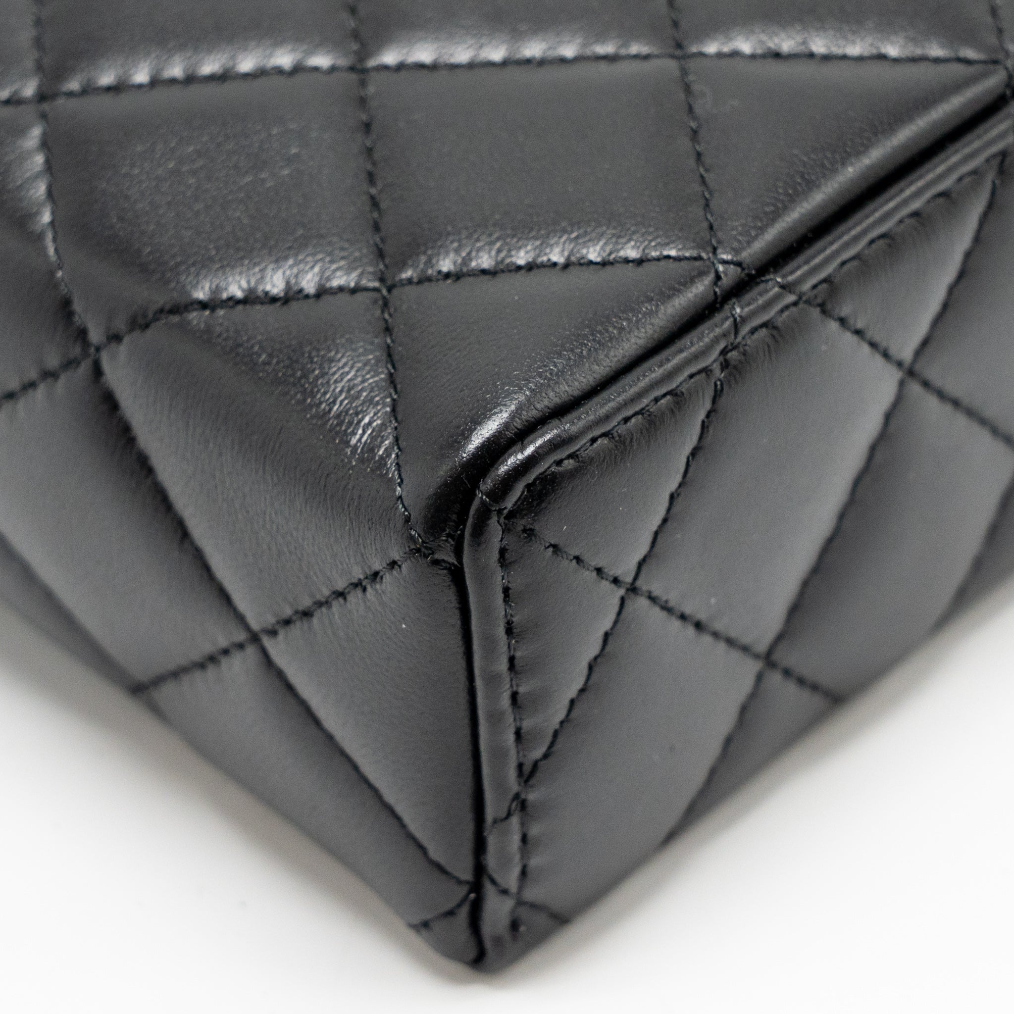 CHANEL 25B CC TOP HANDLE VANITY WITH CHAIN LAMBSKIN BLACK LGHW (MICROCHIP)