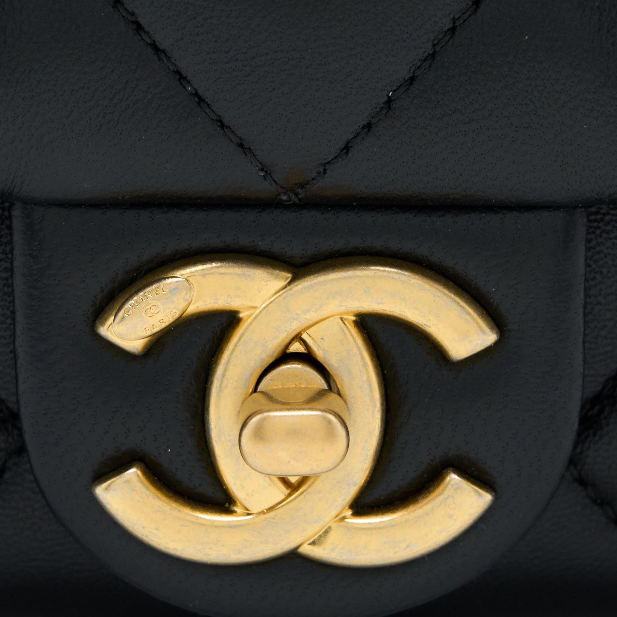CHANEL 22S GIANT CHAIN FLAP SHOULDER BAG LAMBSKIN BLACK GHW (MICROCHIP)