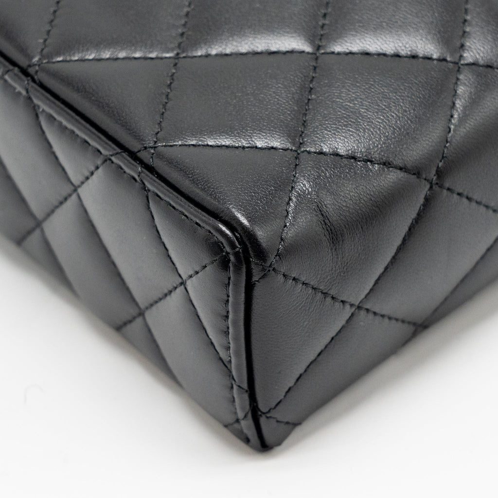 CHANEL 25B CC TOP HANDLE VANITY WITH CHAIN LAMBSKIN BLACK LGHW (MICROCHIP)
