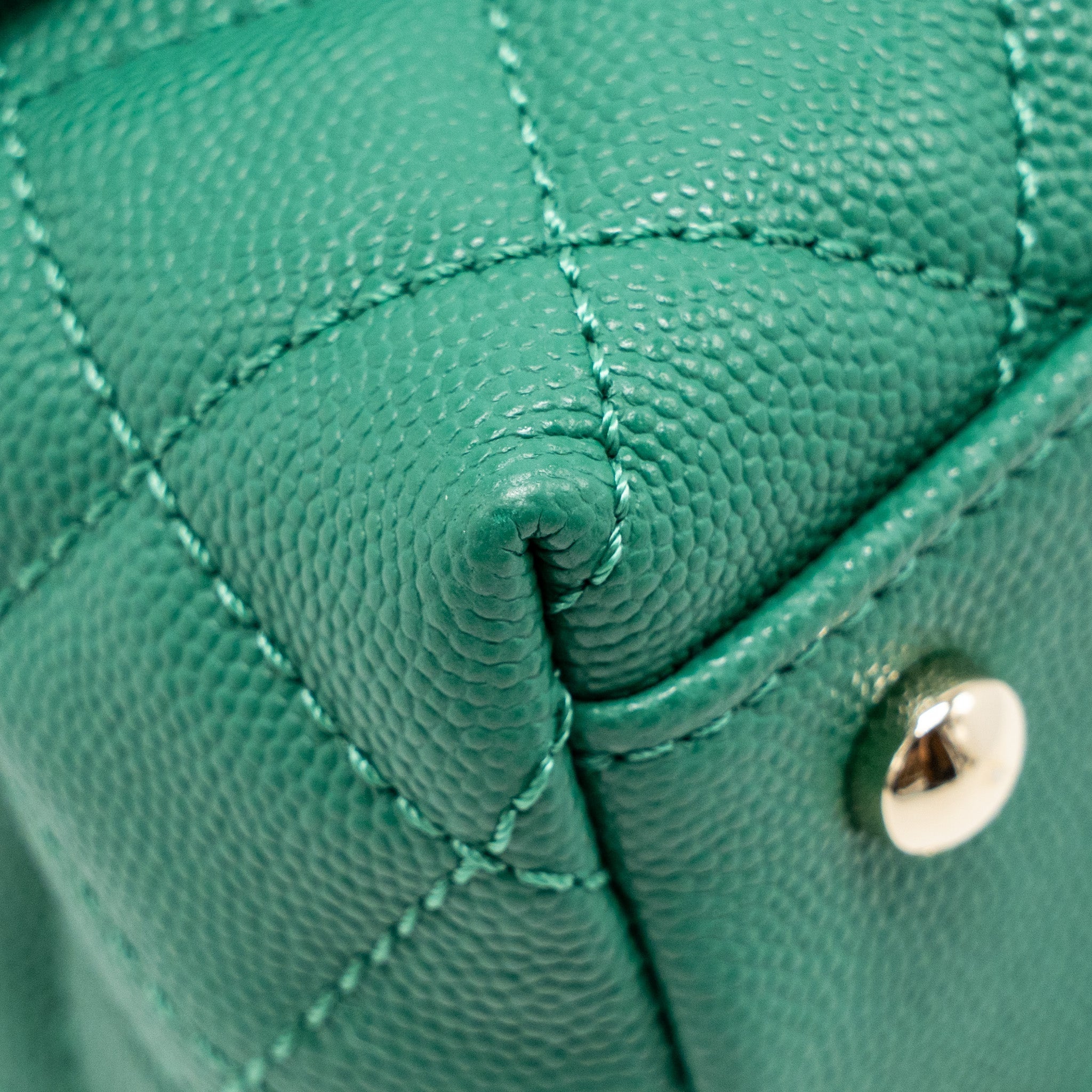 CHANEL SMALL COCO HANDLE CAVIAR GREEN LGHW (MICROCHIP)