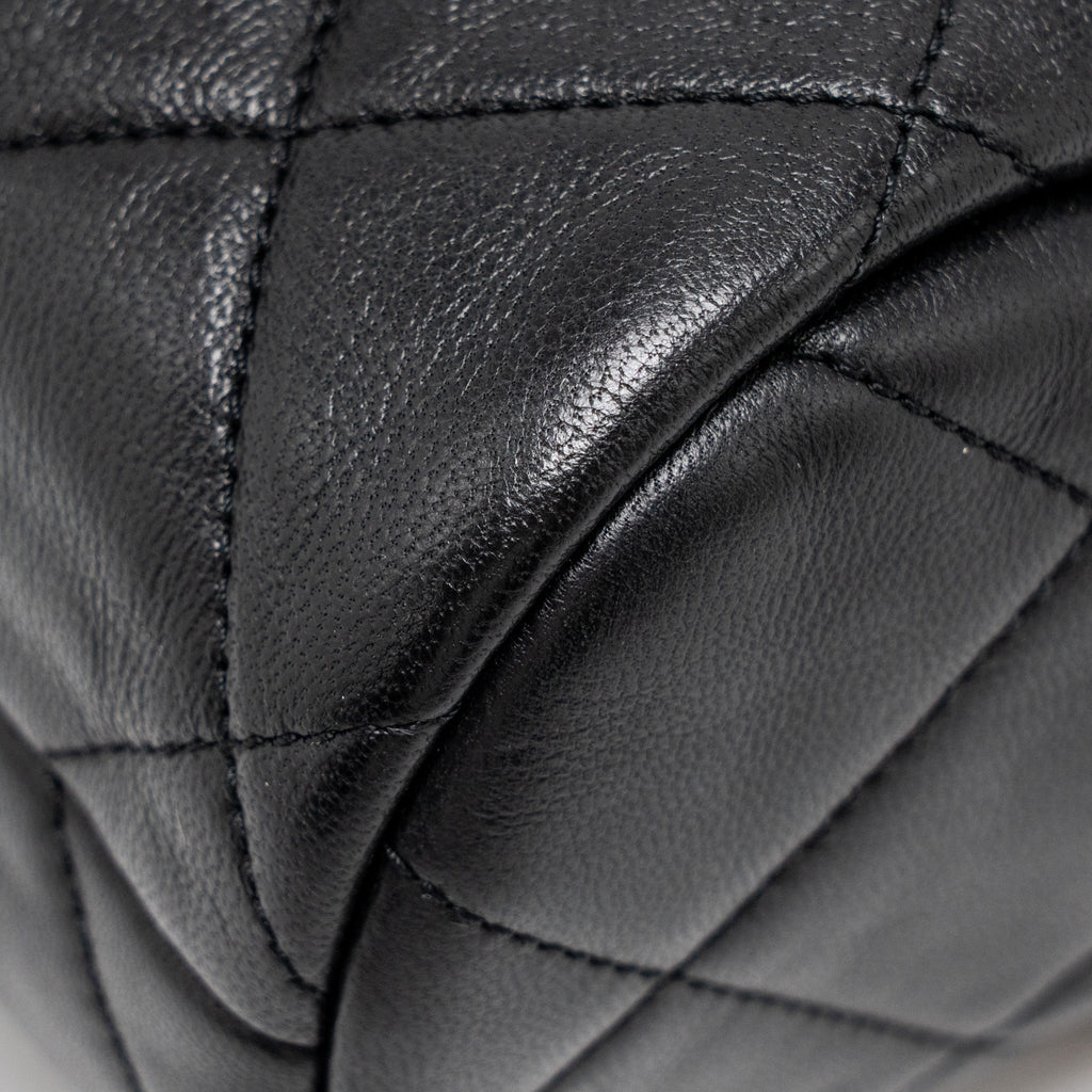 CHANEL 22A DETAIL CHAIN BOWLING BAG LAMBSKIN BLACK GHW (MICROCHIP)
