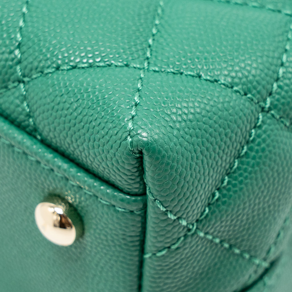 CHANEL SMALL COCO HANDLE CAVIAR GREEN LGHW (MICROCHIP)