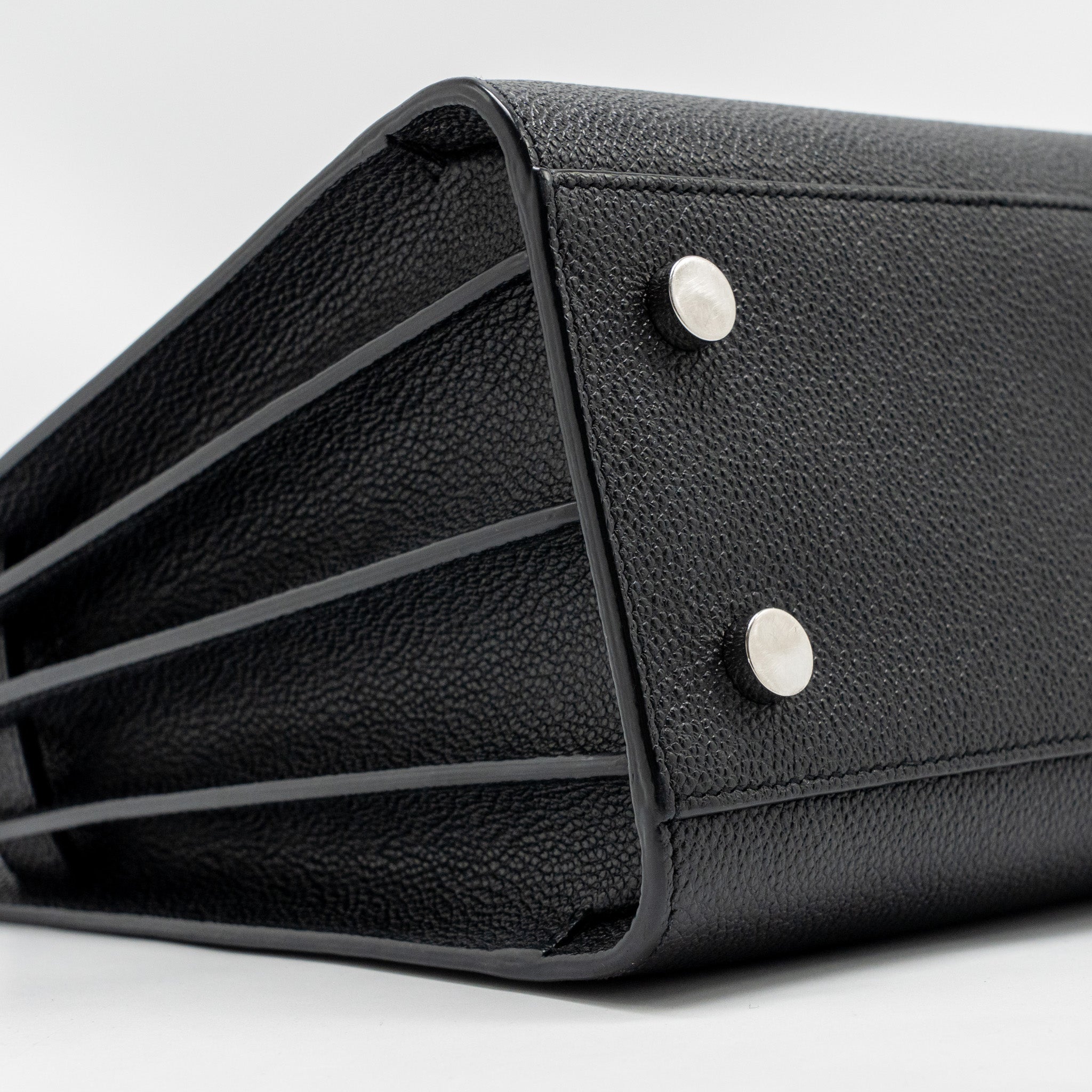 SAINT LAURENT SAC DE JOUR GRAINED CALFSKIN BLACK SHW