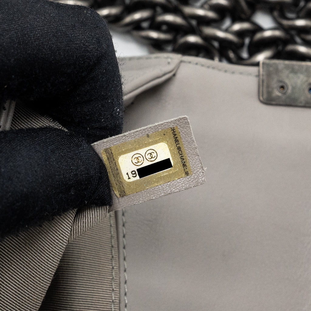 CHANEL MEDIUM BOY BAG CALFSKIN GREY RUTHENIUM SILVER HARDWARE