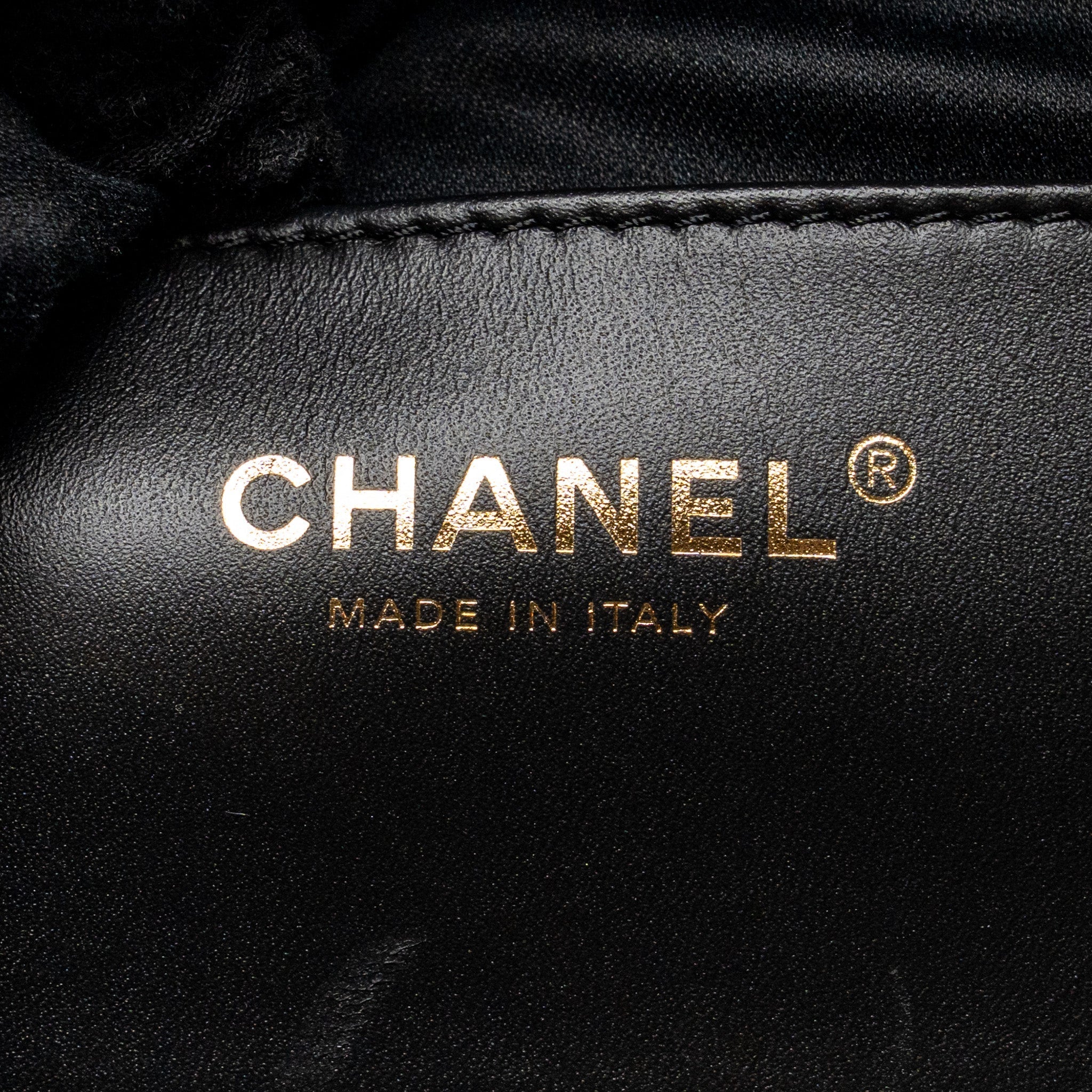 CHANEL 25 MEDIUM HANDBAG WASHED DENIM BLACK GHW (MICROCHIP)