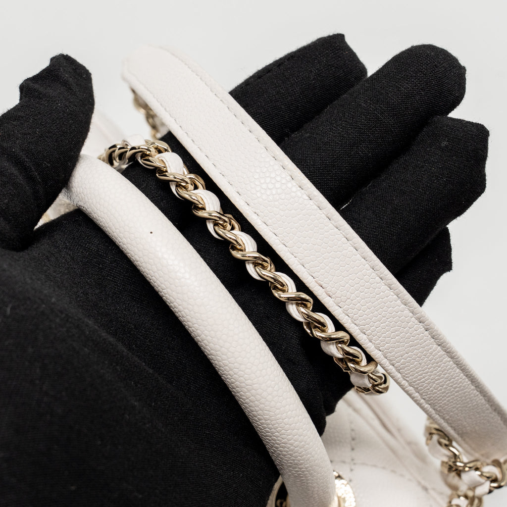 CHANEL SMALL COCO HANDLE CAVIAR WHITE LGHW (MICROCHIP)