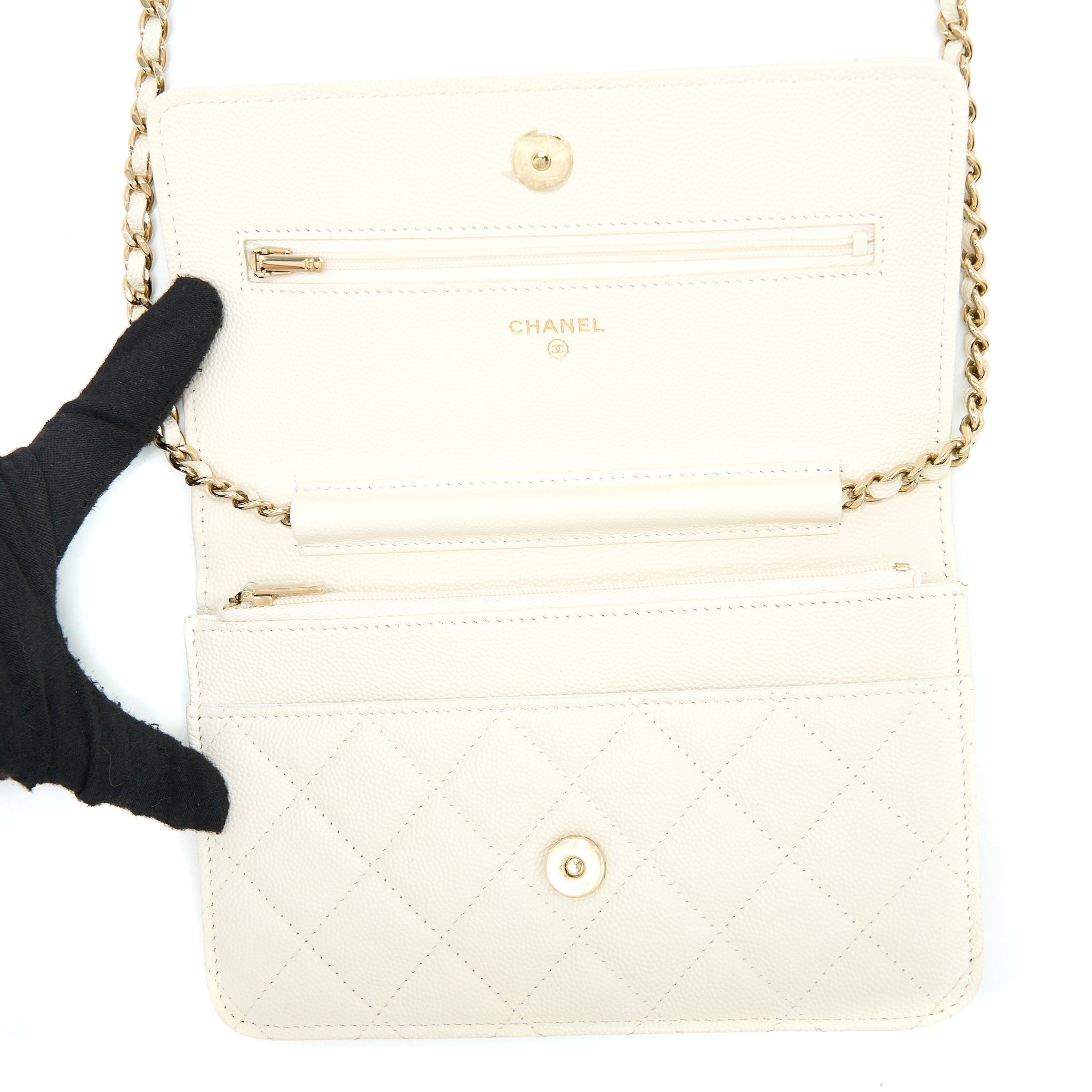 CHANEL CLASSIC WALLET ON CHAIN CAVIAR WHITE LGHW (MICROCHIP)