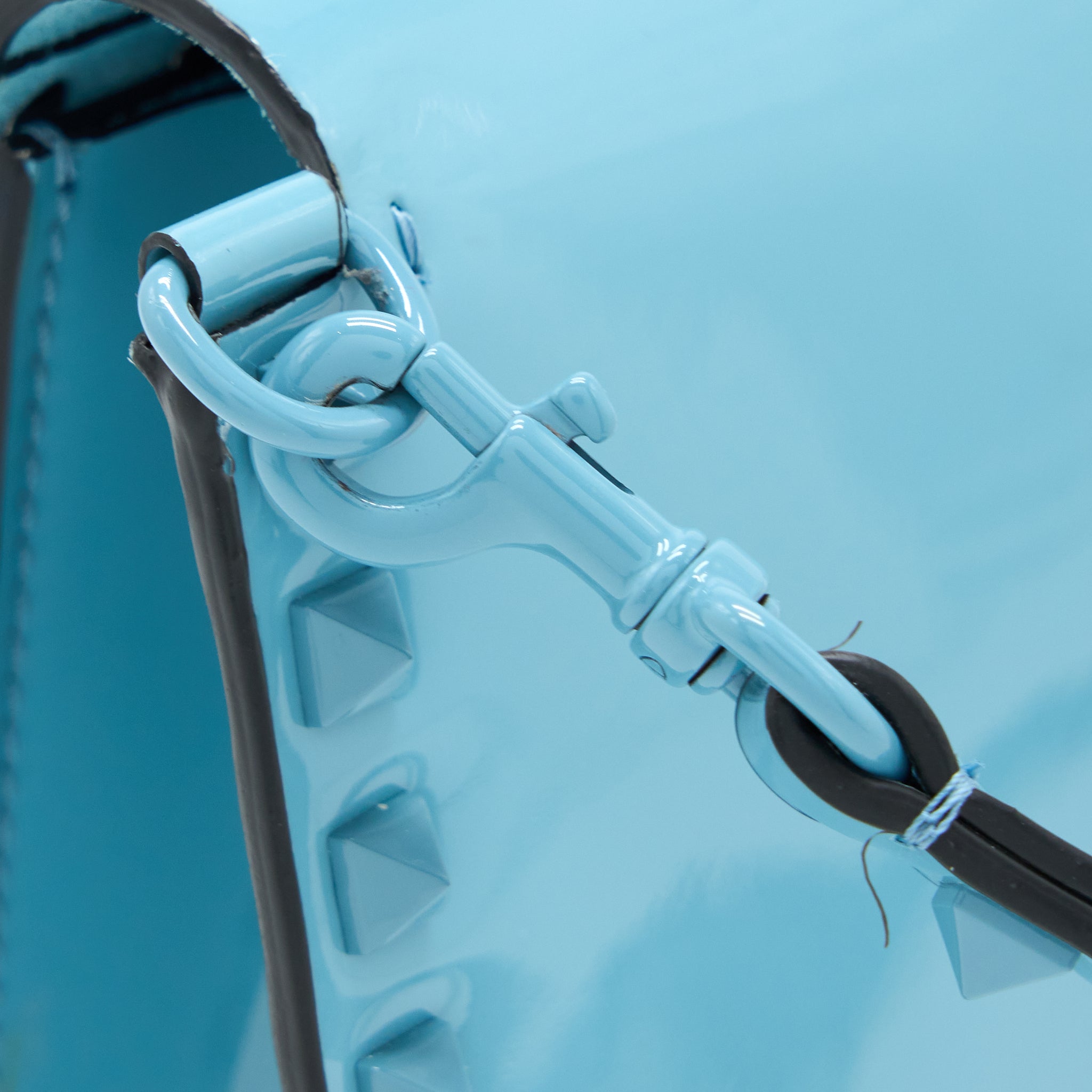 VALENTINO ROCKSTUD BAG PATENT BLUE WITH BLUE HARDWARE