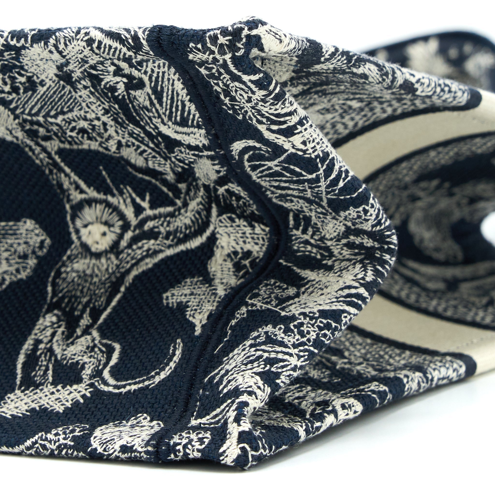 DIOR MEDIUM BOOK TOTE BLUE TOILE DE JOUY EMBROIDERY