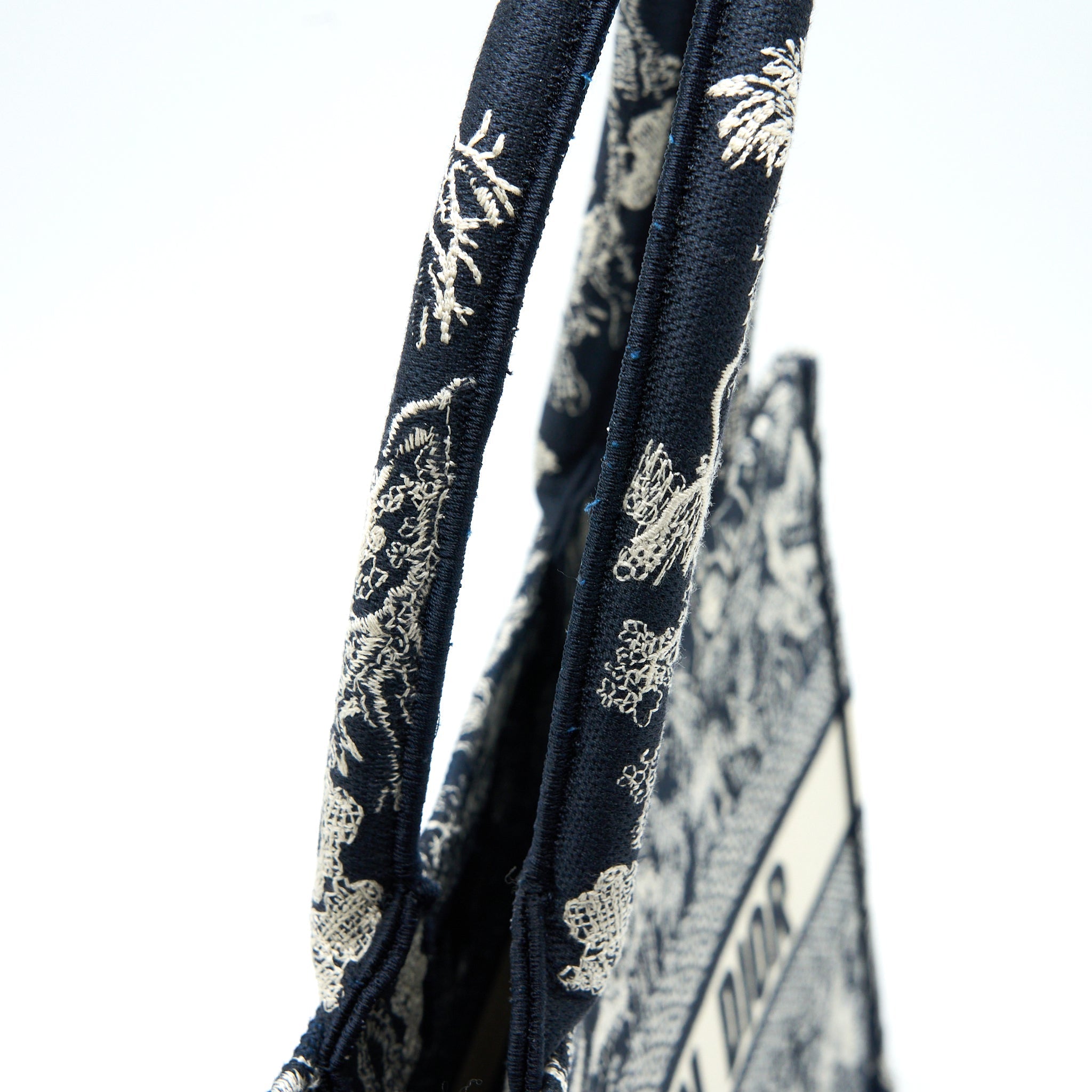 DIOR MEDIUM BOOK TOTE BLUE TOILE DE JOUY EMBROIDERY
