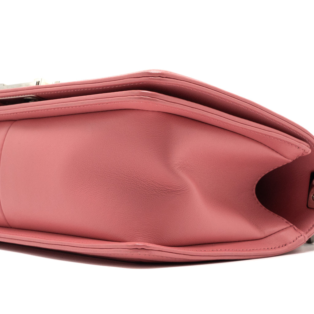 CHANEL MEDIUM BOY BAG CHEVRON CALFSKIN PINK SHW
