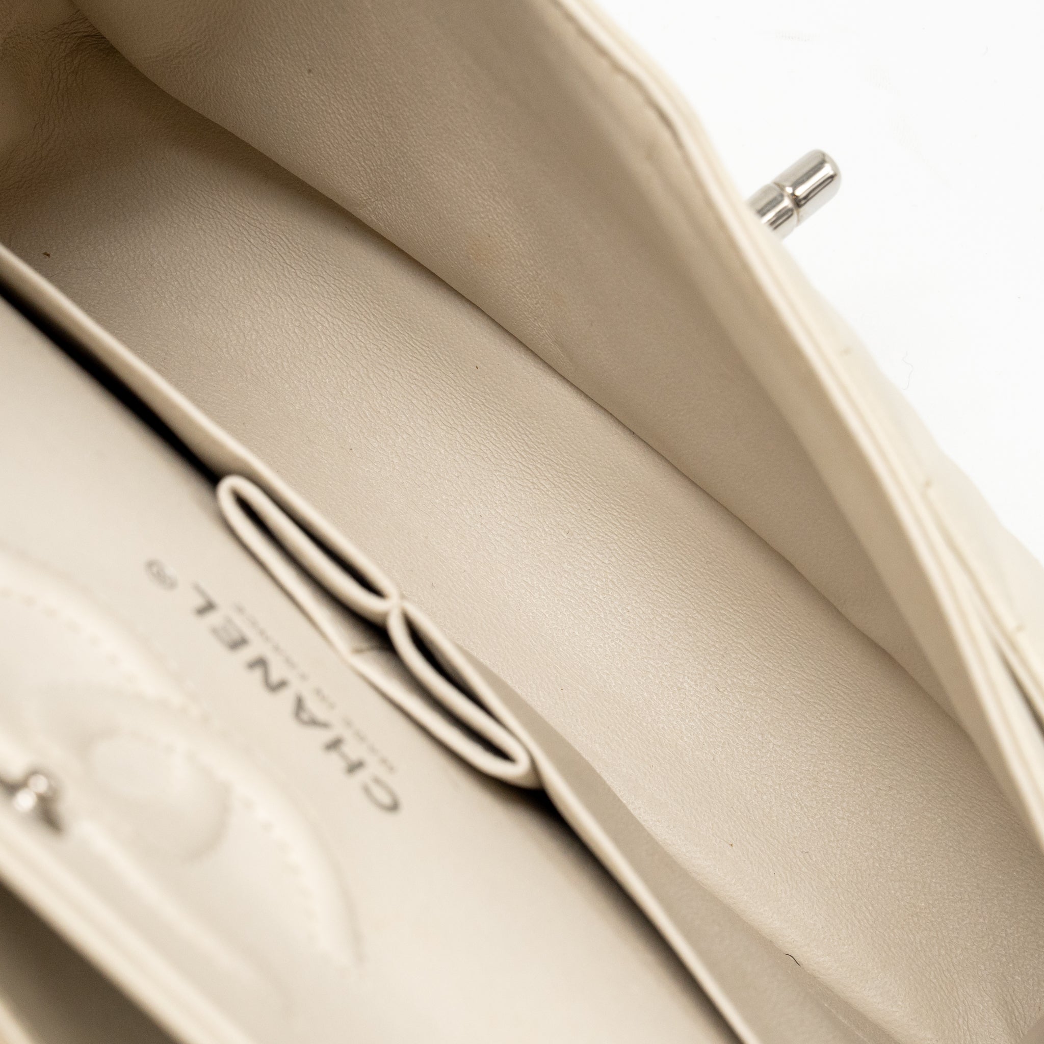 CHANEL SMALL CLASSIC DOUBLE FLAP BAG CHEVRON LAMBSKIN CREAM SHW