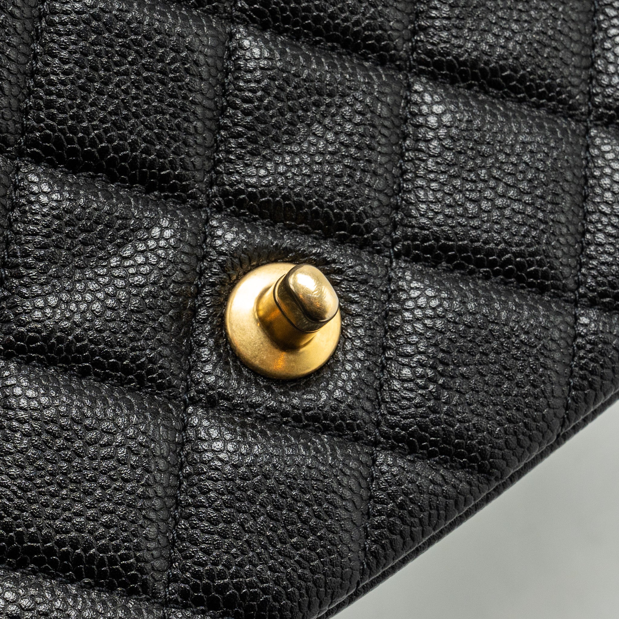 CHANEL 21A DETAILED CHAINS FLAP BAG CAVIAR BLACK GHW (MICROCHIP)