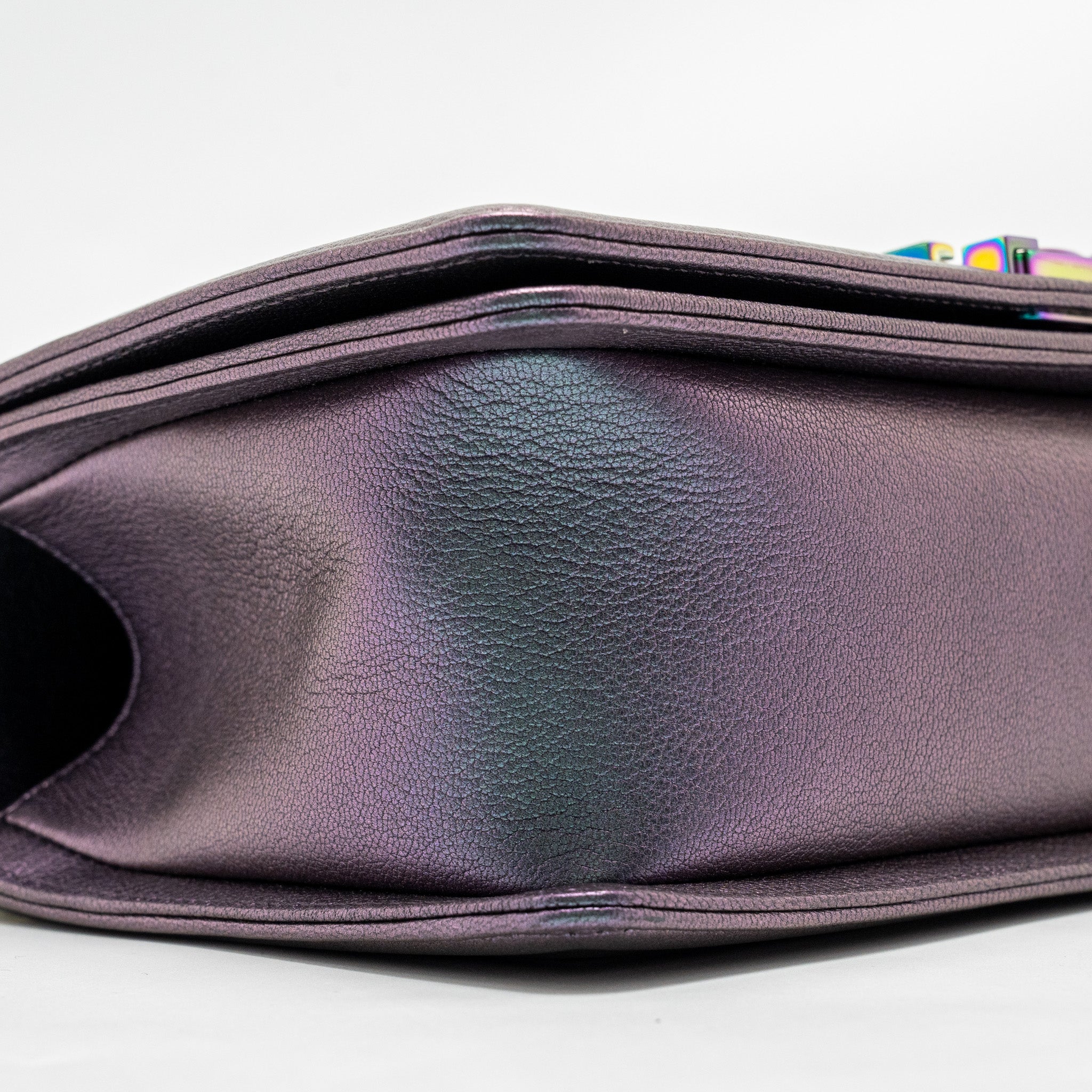 CHANEL MEDIUM BOY BAG GOATSKIN IRIDESCENT PURPLE MULTICOLOUR HARDWARE