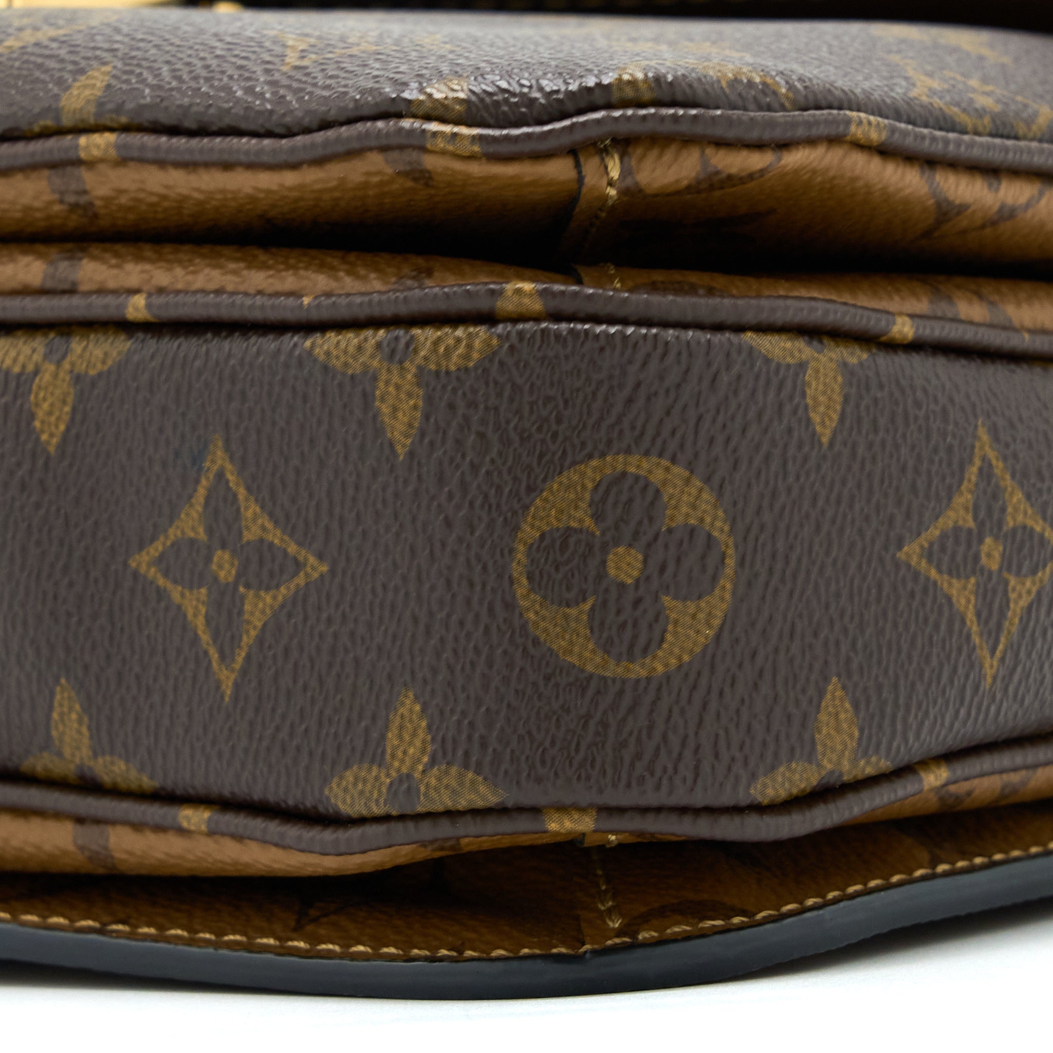 LOUIS VUITTON POCHETTE MÉTIS MONOGRAM REVERSE CANVAS GHW