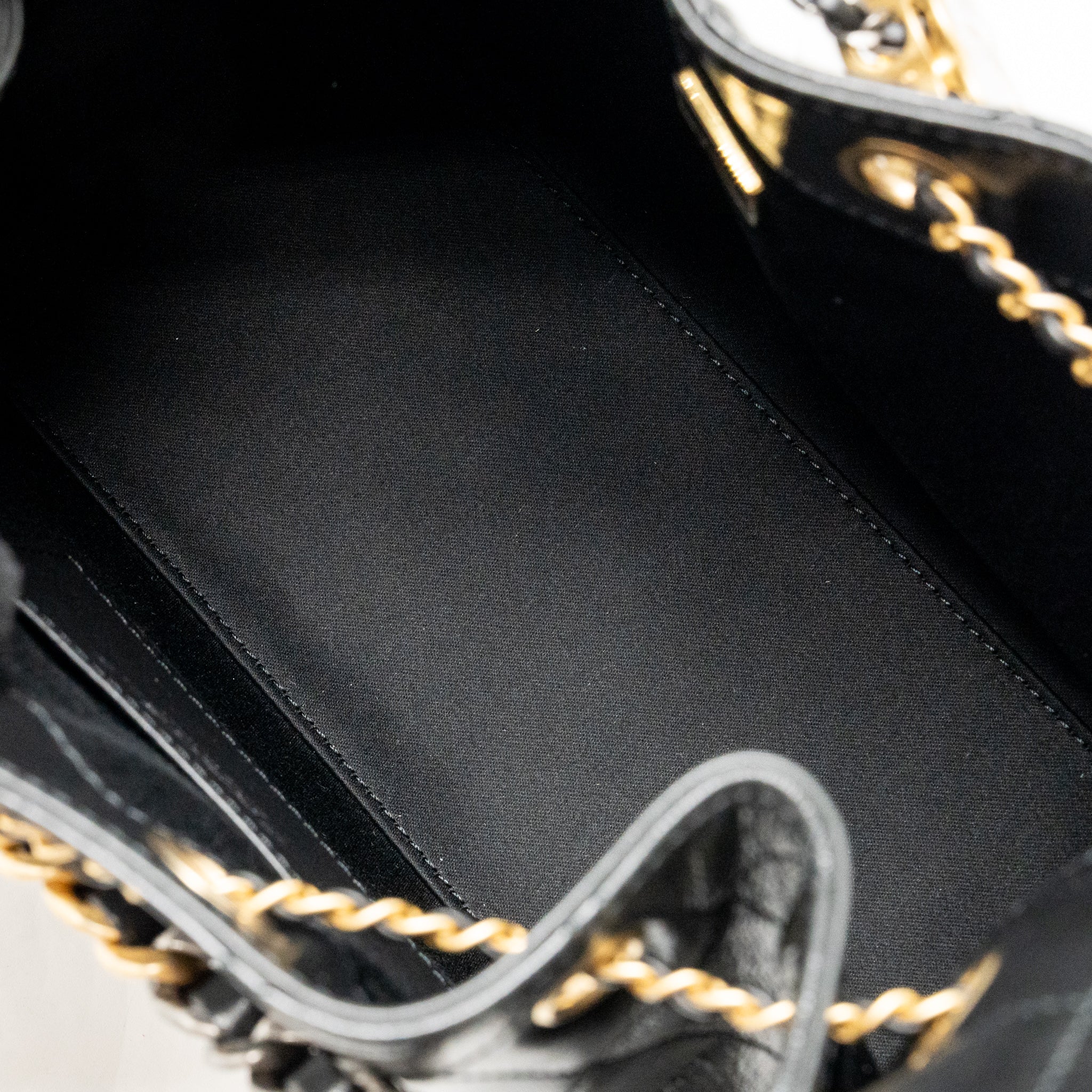 CHANEL SMALL 25 BAG CRUMPLED SHINY CALFSKIN BLACK MULTICOLOUR HARDWARE (MICROCHIP)