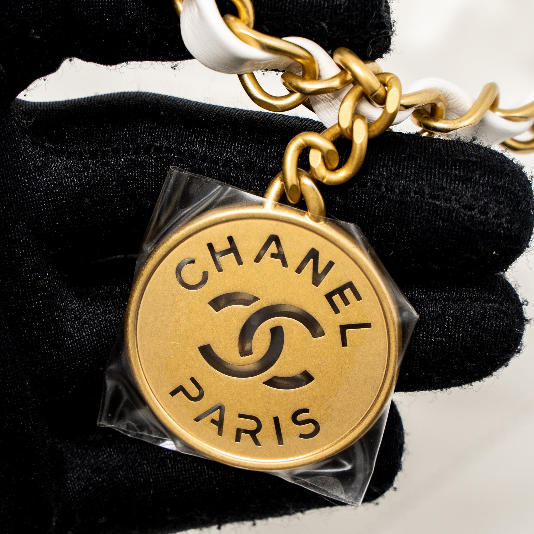 CHANEL SMALL 22 BAG BLACK LETTER SHINY CALFSKIN WHITE BRUSHED GHW (MICROCHIP)
