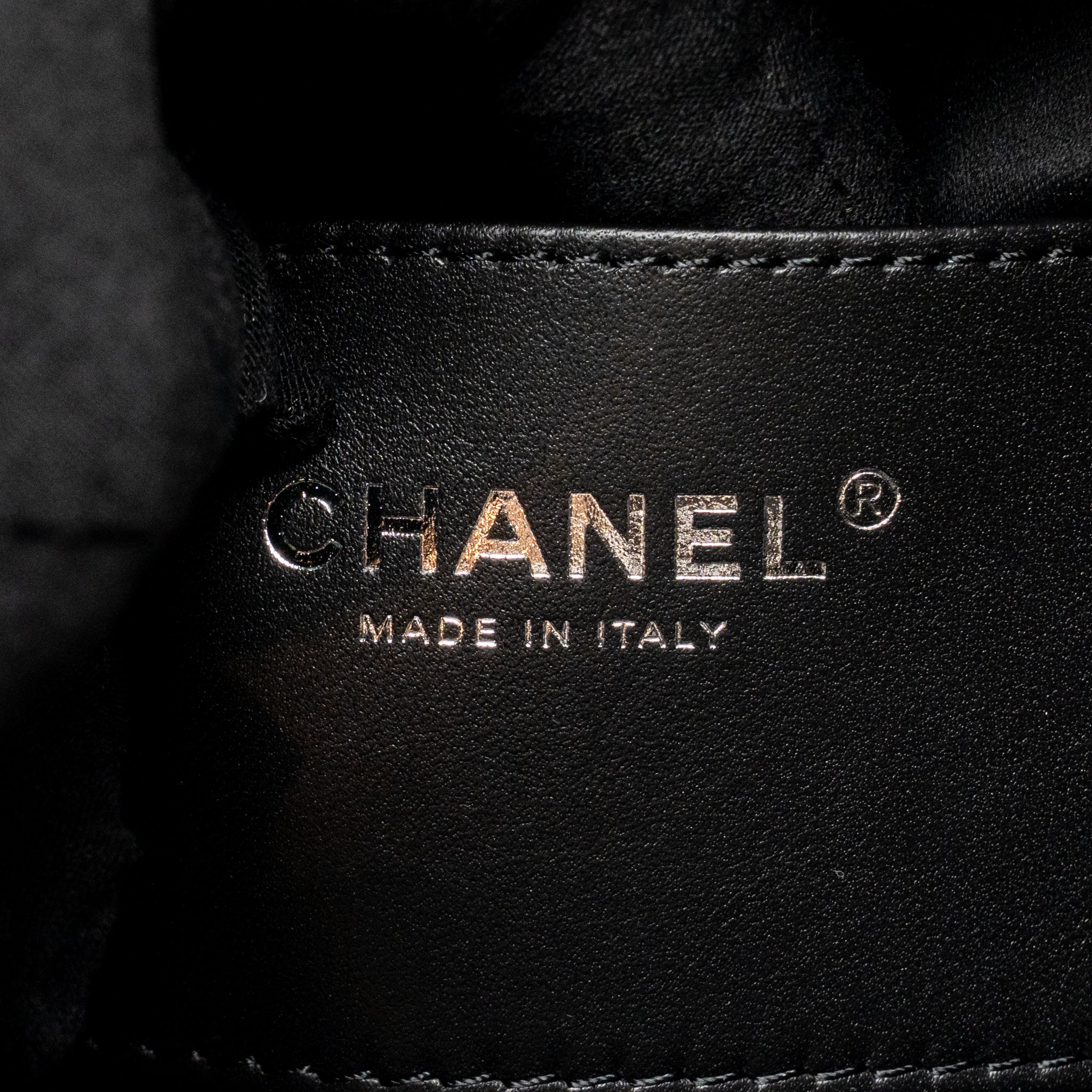 CHANEL SMALL 25 BAG CRUMPLED SHINY CALFSKIN BLACK MULTICOLOUR HARDWARE (MICROCHIP)
