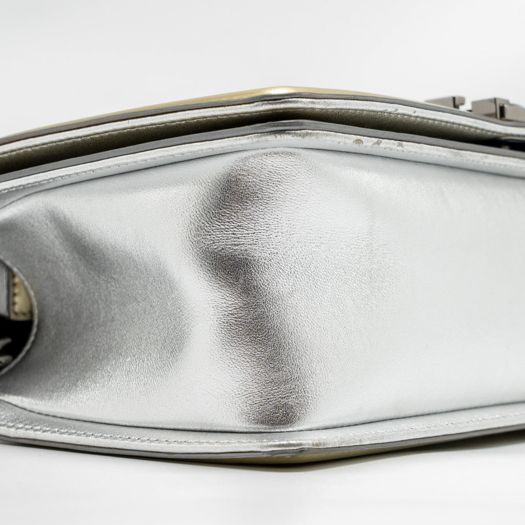 CHANEL MEDIUM BOY BAG METALLIC PATENT CALFSKIN/METALLIC LAMBSKIN GOLD/SILVER SHW