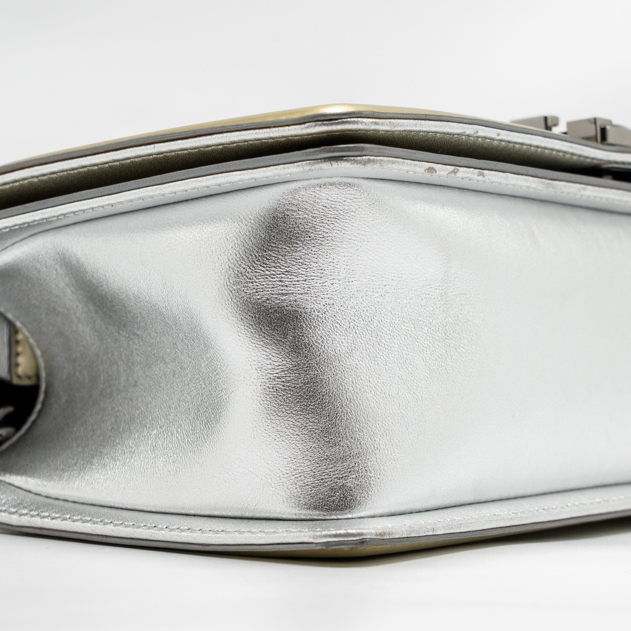 CHANEL MEDIUM BOY BAG METALLIC PATENT CALFSKIN/METALLIC LAMBSKIN GOLD/SILVER SHW