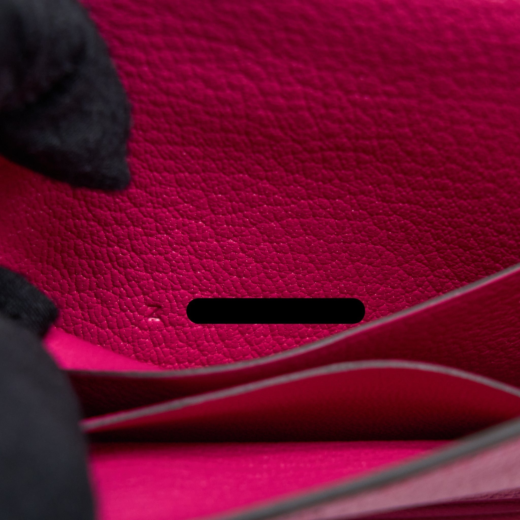 HERMES ROULIS SLIM CHÈVRE MYSORE 5R ROSE SHOCKING SHW
