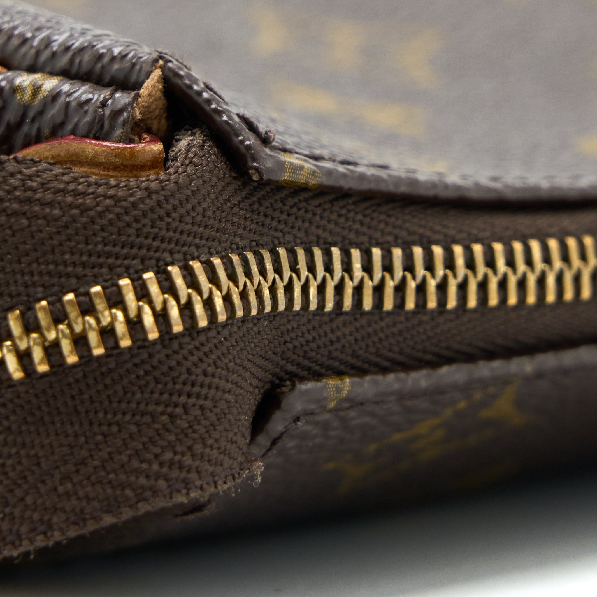 LOUIS VUITTON EVA POCHETTE BAG MONOGRAM CANVAS GHW