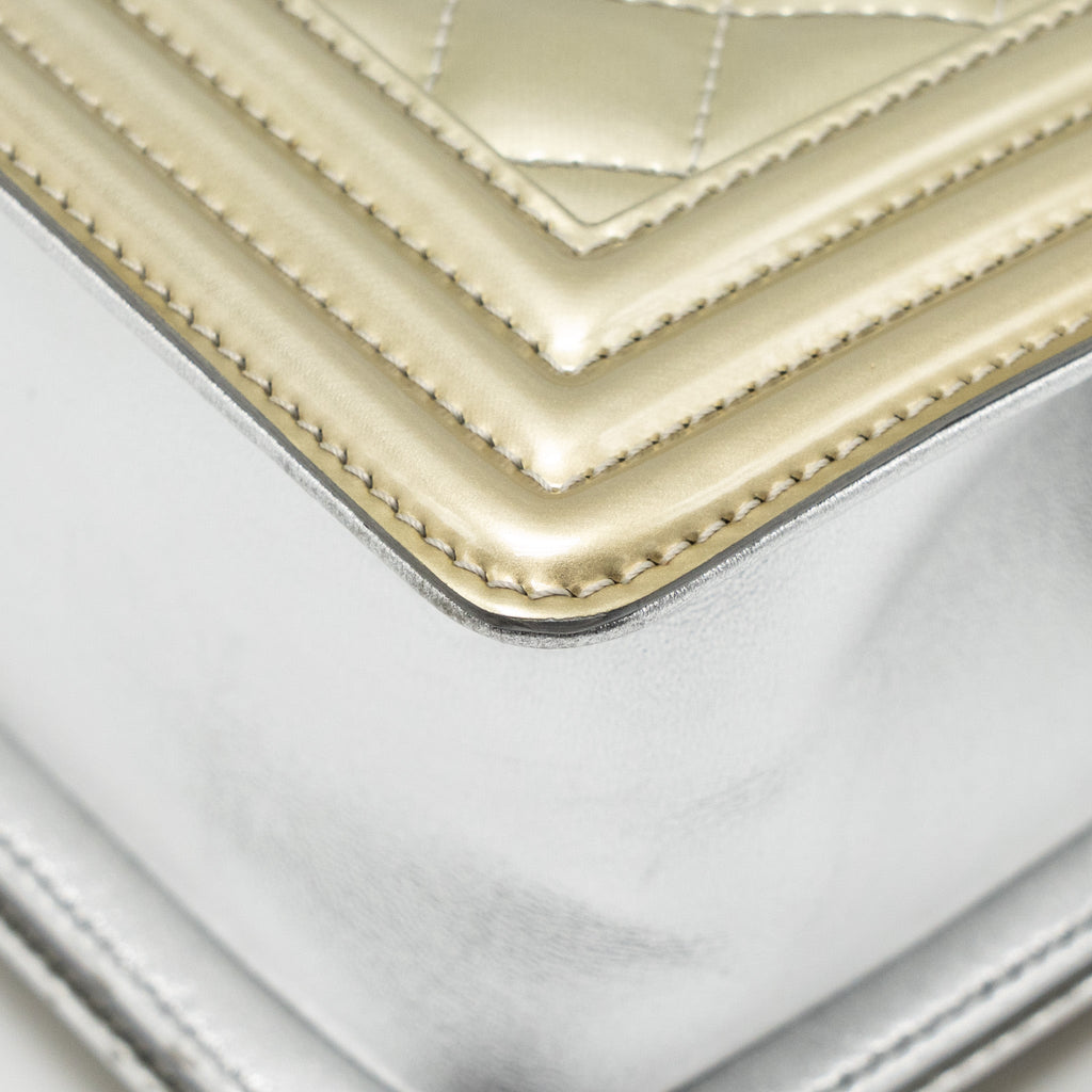 CHANEL MEDIUM BOY BAG METALLIC PATENT CALFSKIN/METALLIC LAMBSKIN GOLD/SILVER SHW
