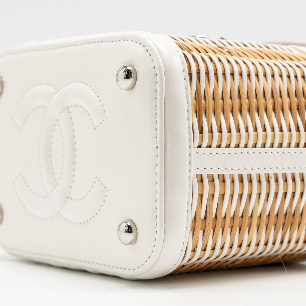 CHANEL TOP HANDLE VANITY CASE BAG CALFSKIN/RAFFIA WHITE SHW