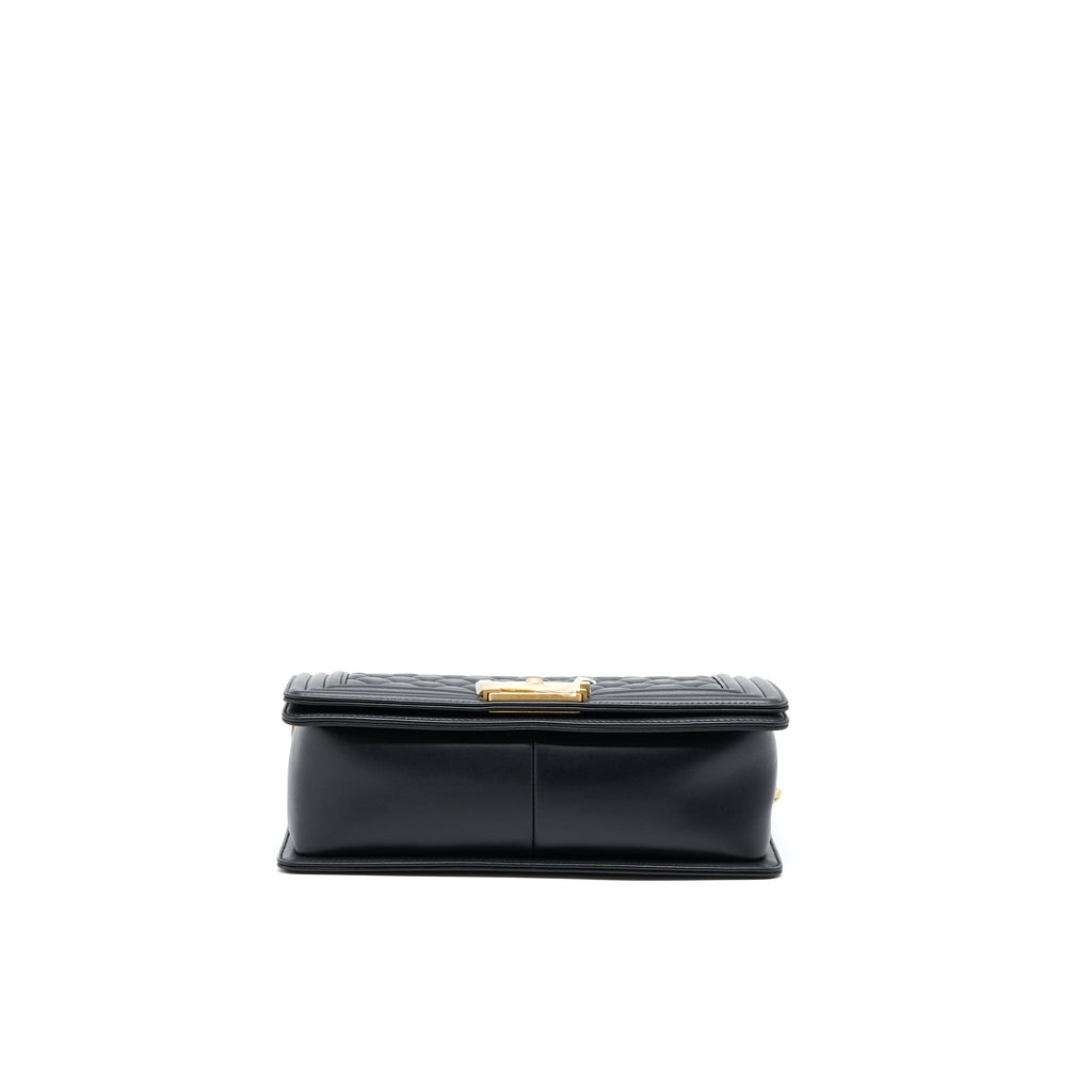 CHANEL MEDIUM BOY BAG CALFSKIN BLACK GHW (MICROCHIP)