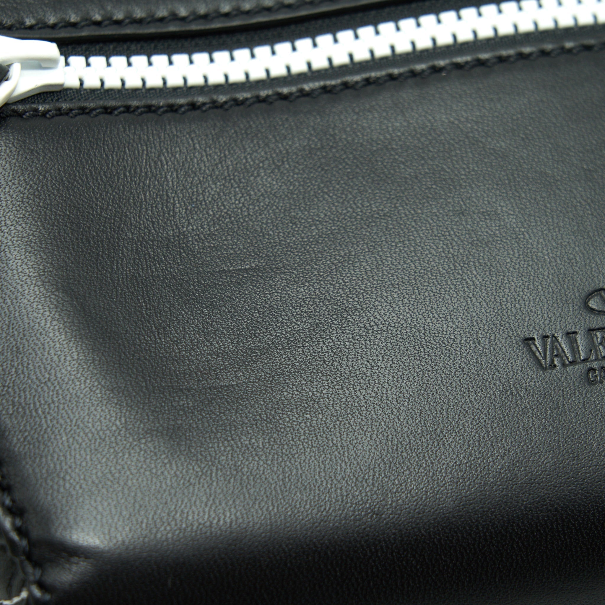 VALENTINO ROCKSTUD BELT BAG BLACK
