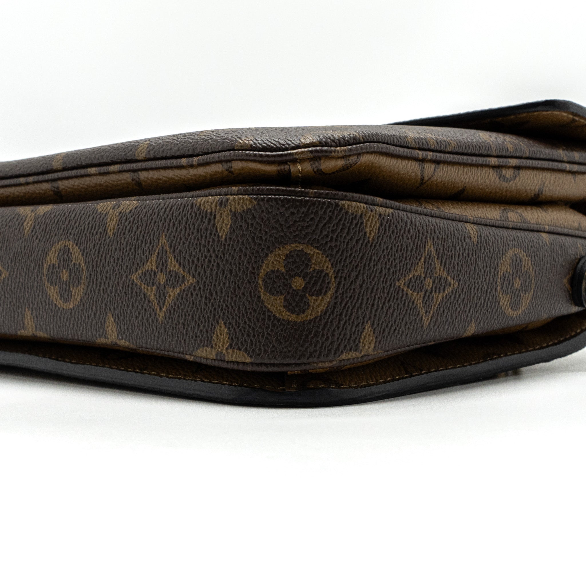 LOUIS VUITTON POCHETTE MÉTIS MONOGRAM REVERSE CANVAS GHW