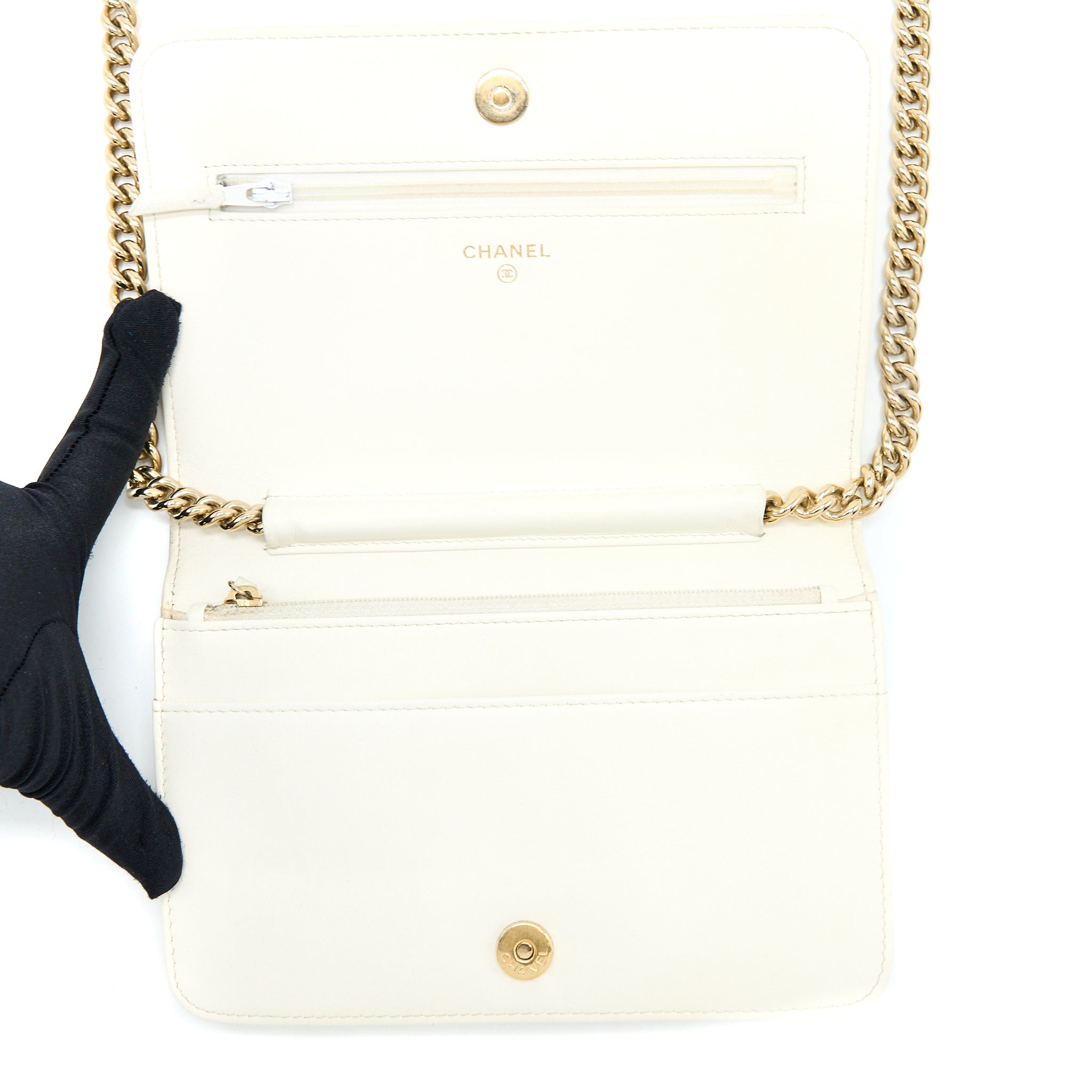 CHANEL BOY WALLET ON CHAIN CAVIAR WHITE LGHW
