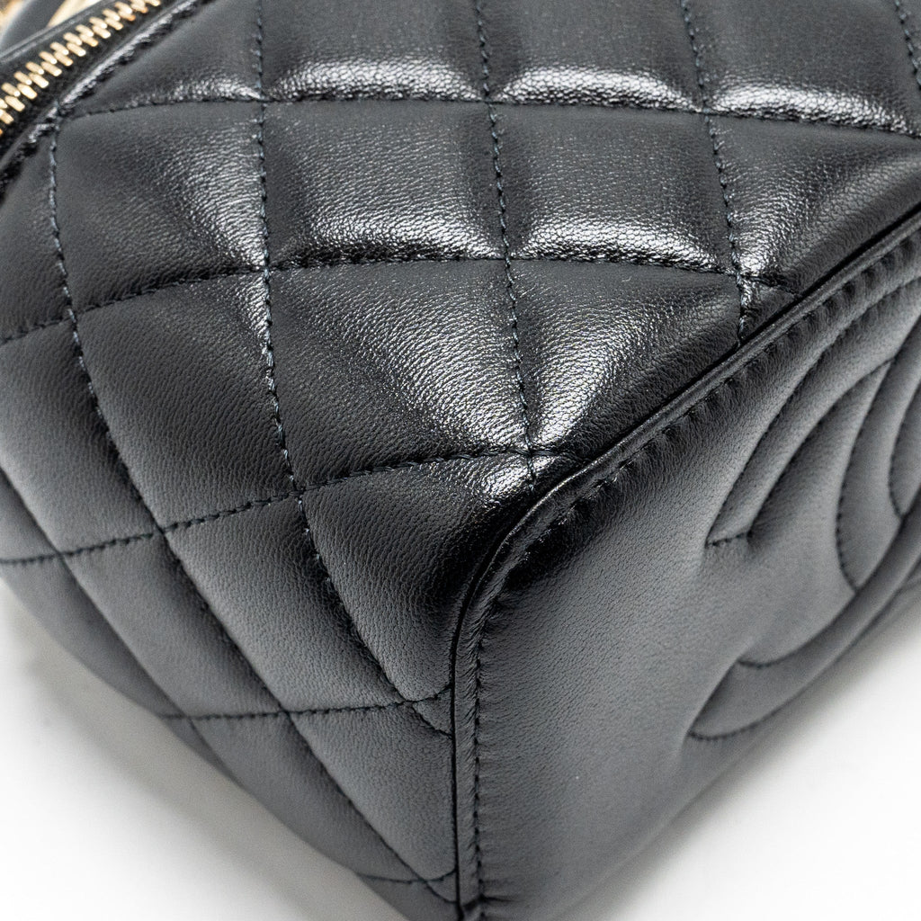 CHANEL TOP HANDLE LONG VANITY CASE LAMBSKIN BLACK LGHW (MICROCHIP)